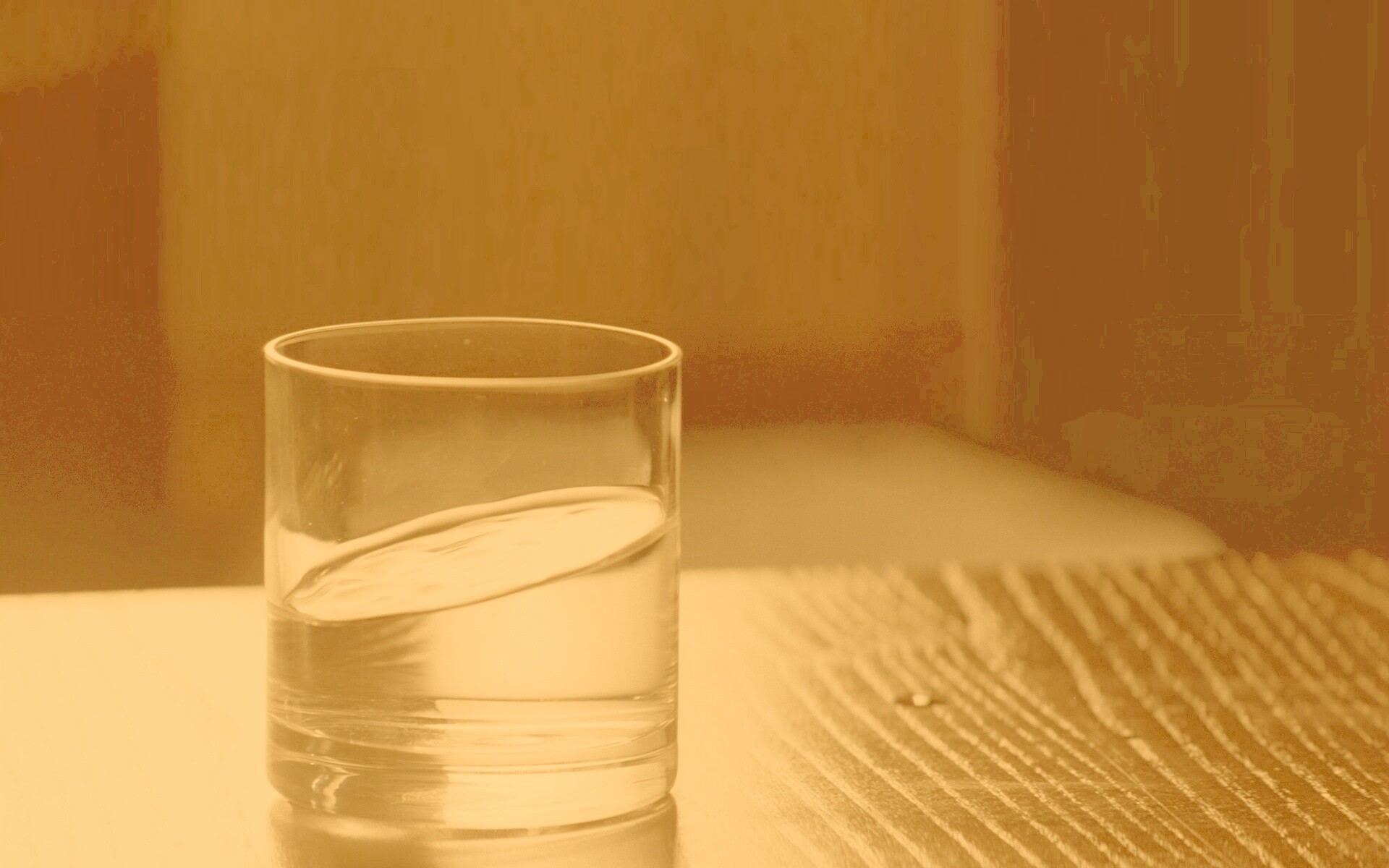 Стакан воды из Начала обои