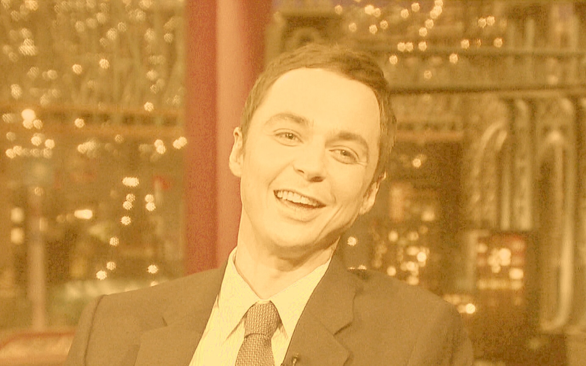 Джим Парсонс на вечернем шоу обои