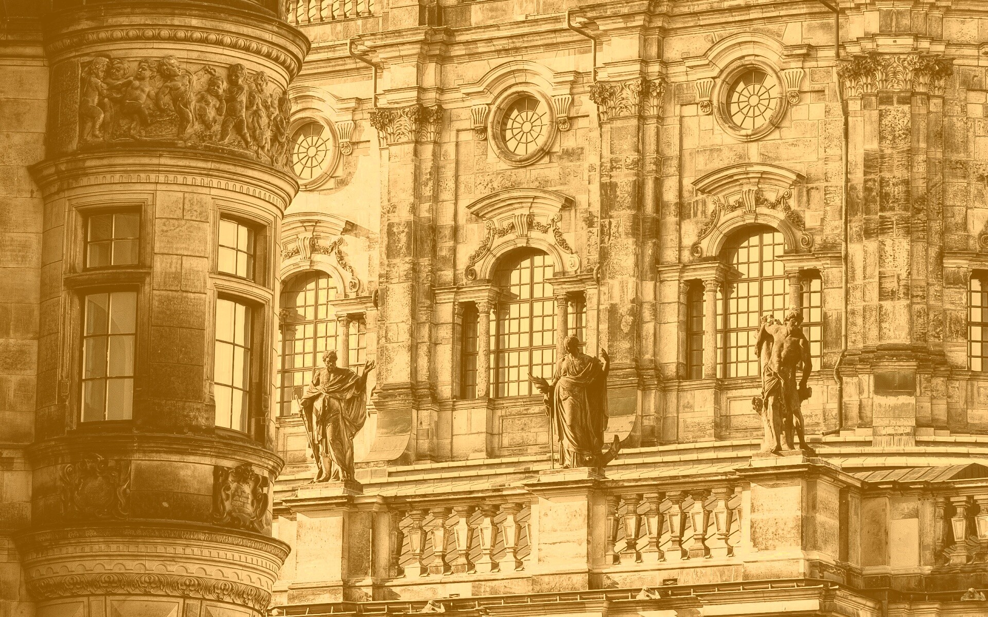 Hofkirche в Дрездене обои