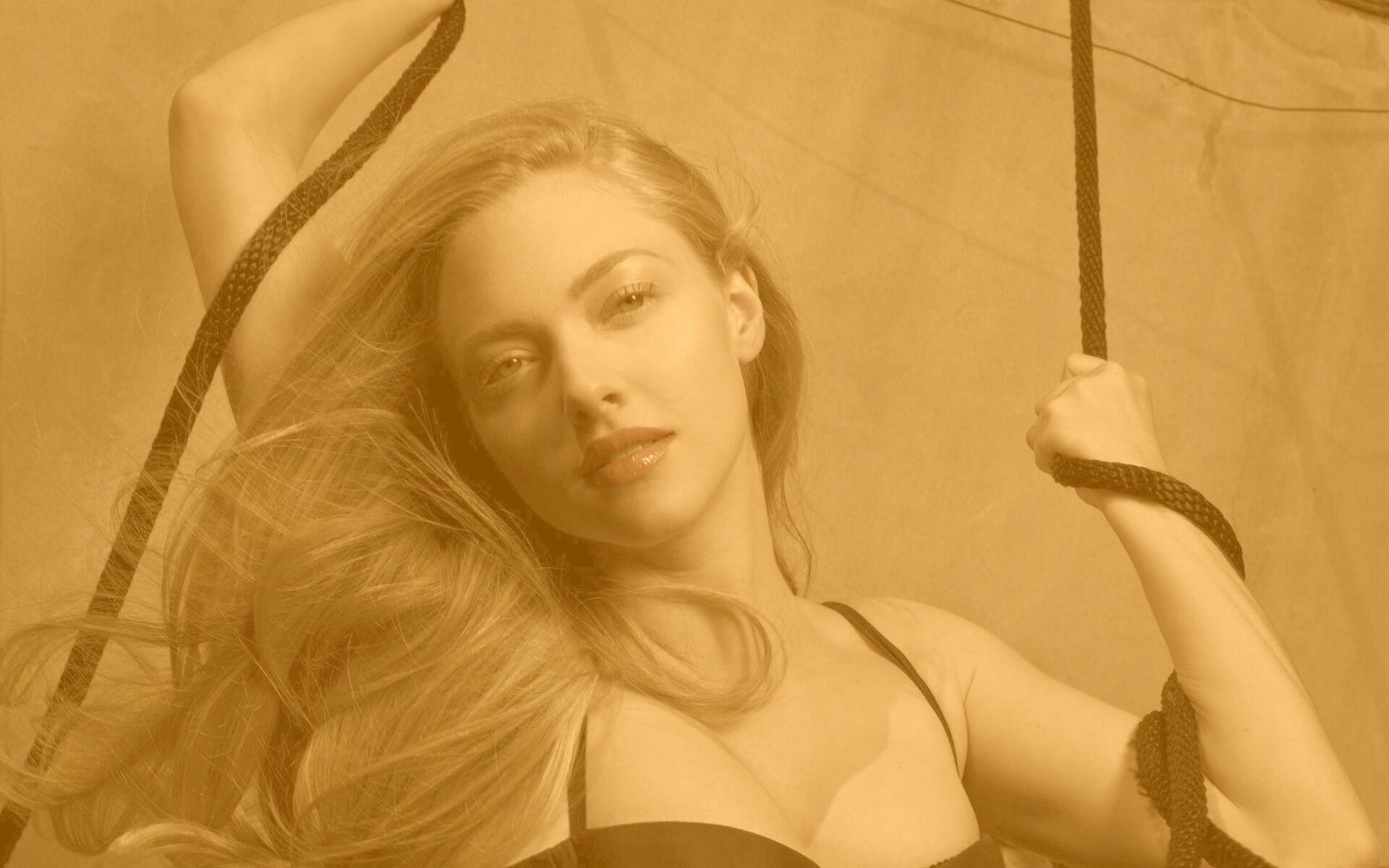 Аманда Сейфрид обои