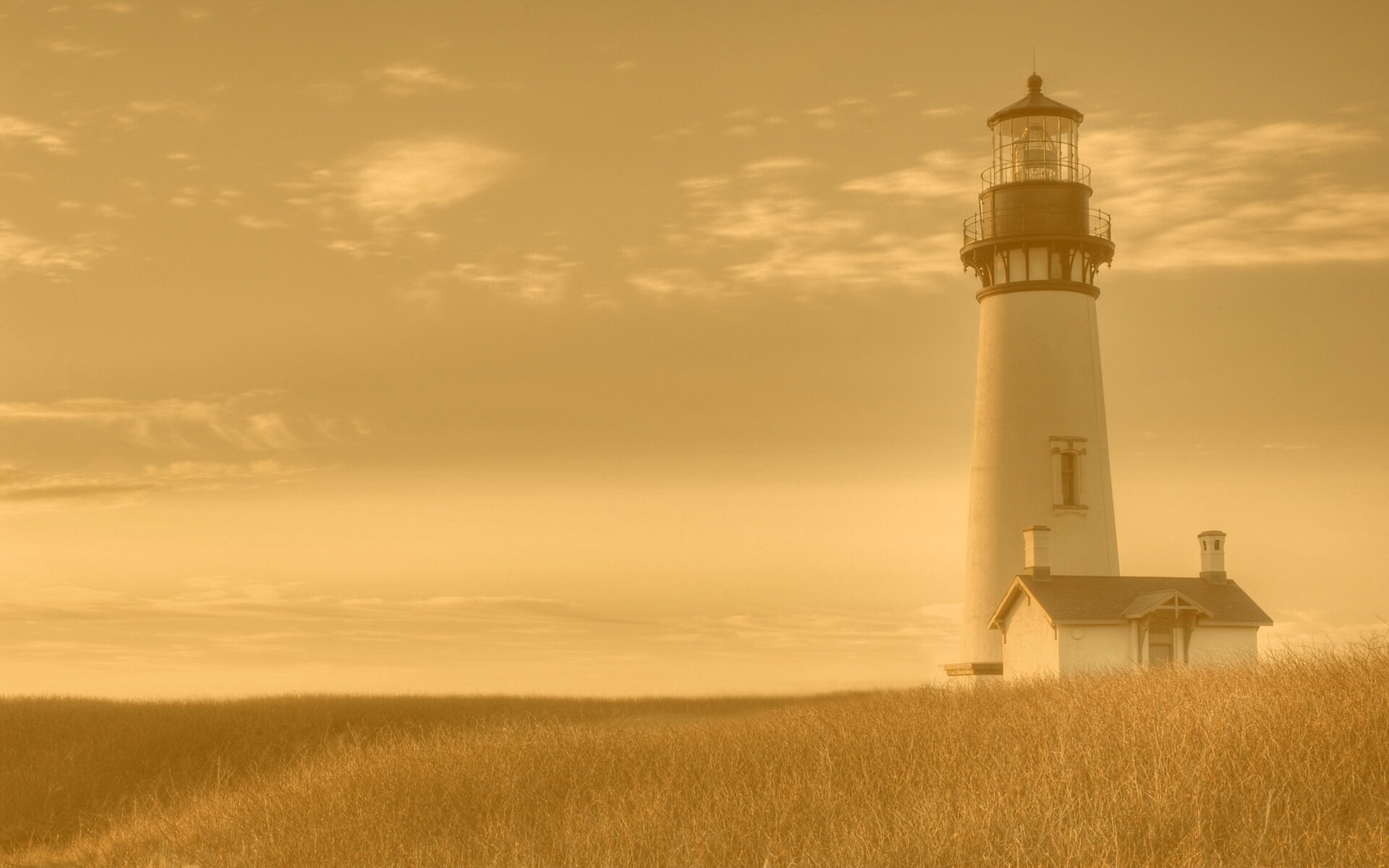 Маяк в поле обои