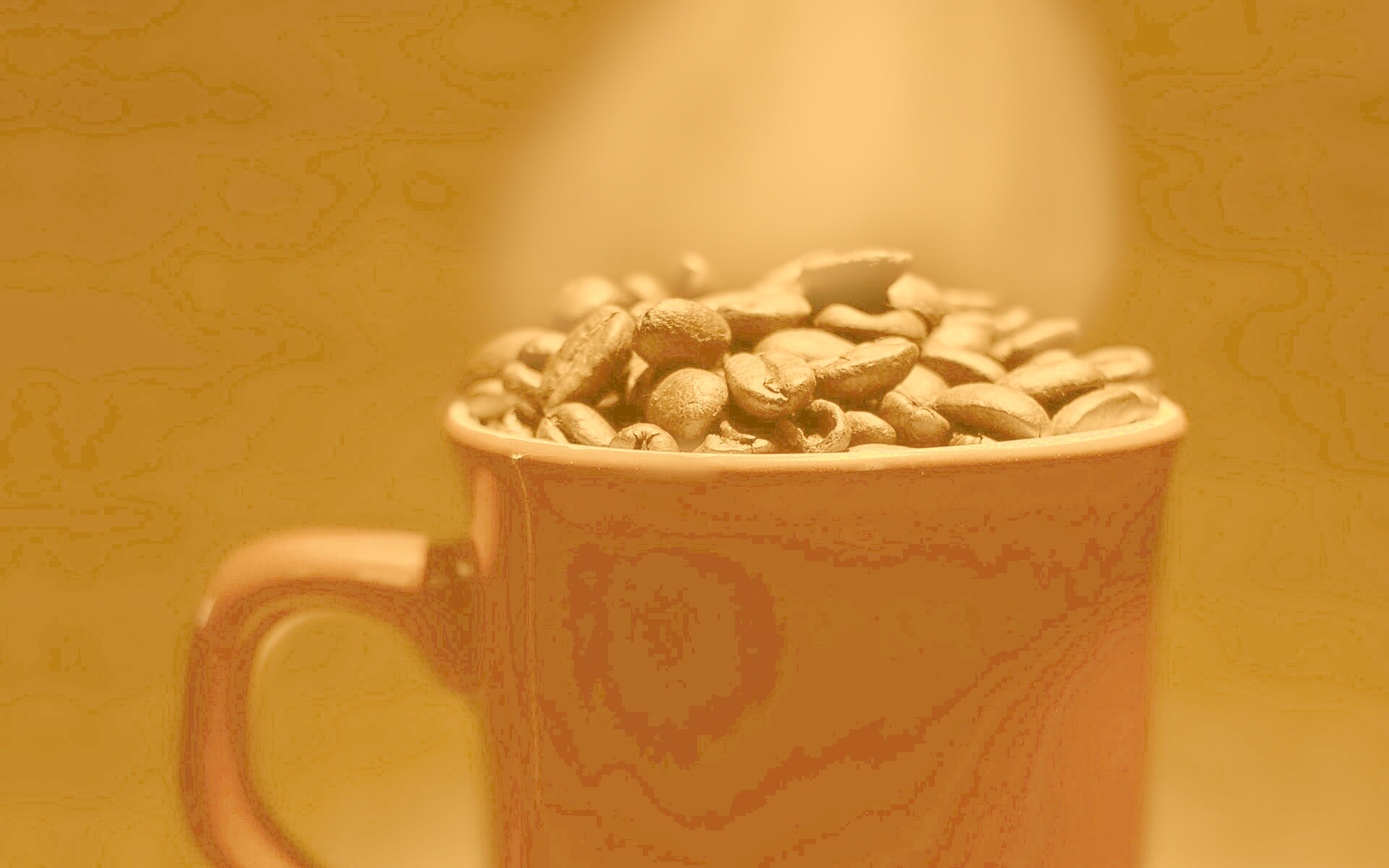 Полная кружка кофейных зёрен обои