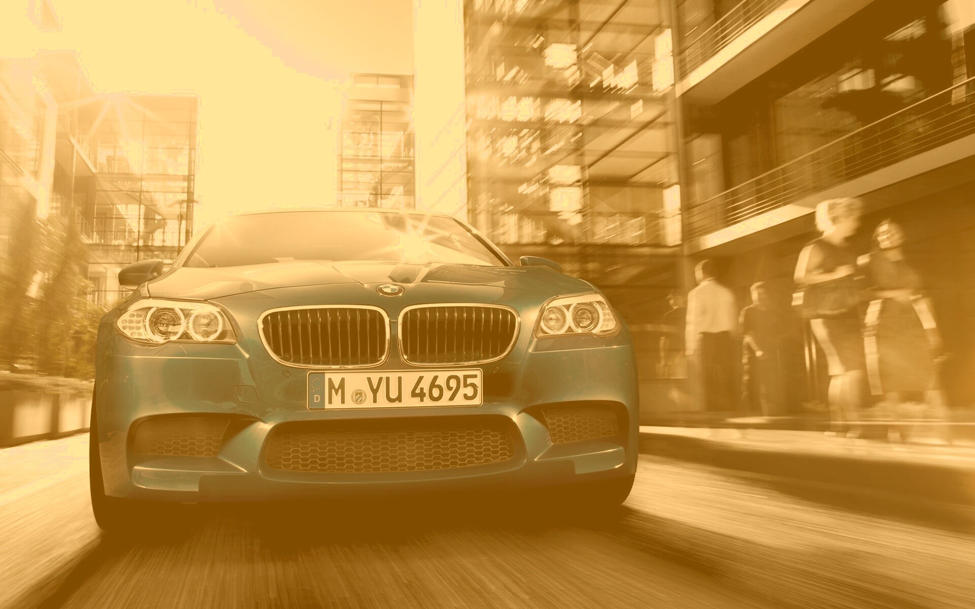 BMW покоряет городскую улицу обои