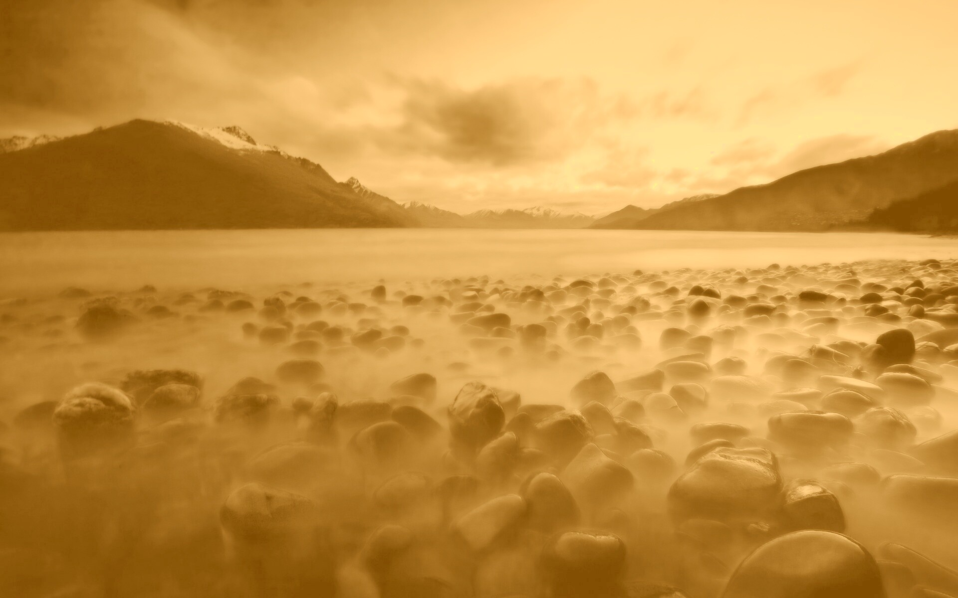 Озеро в тумане обои