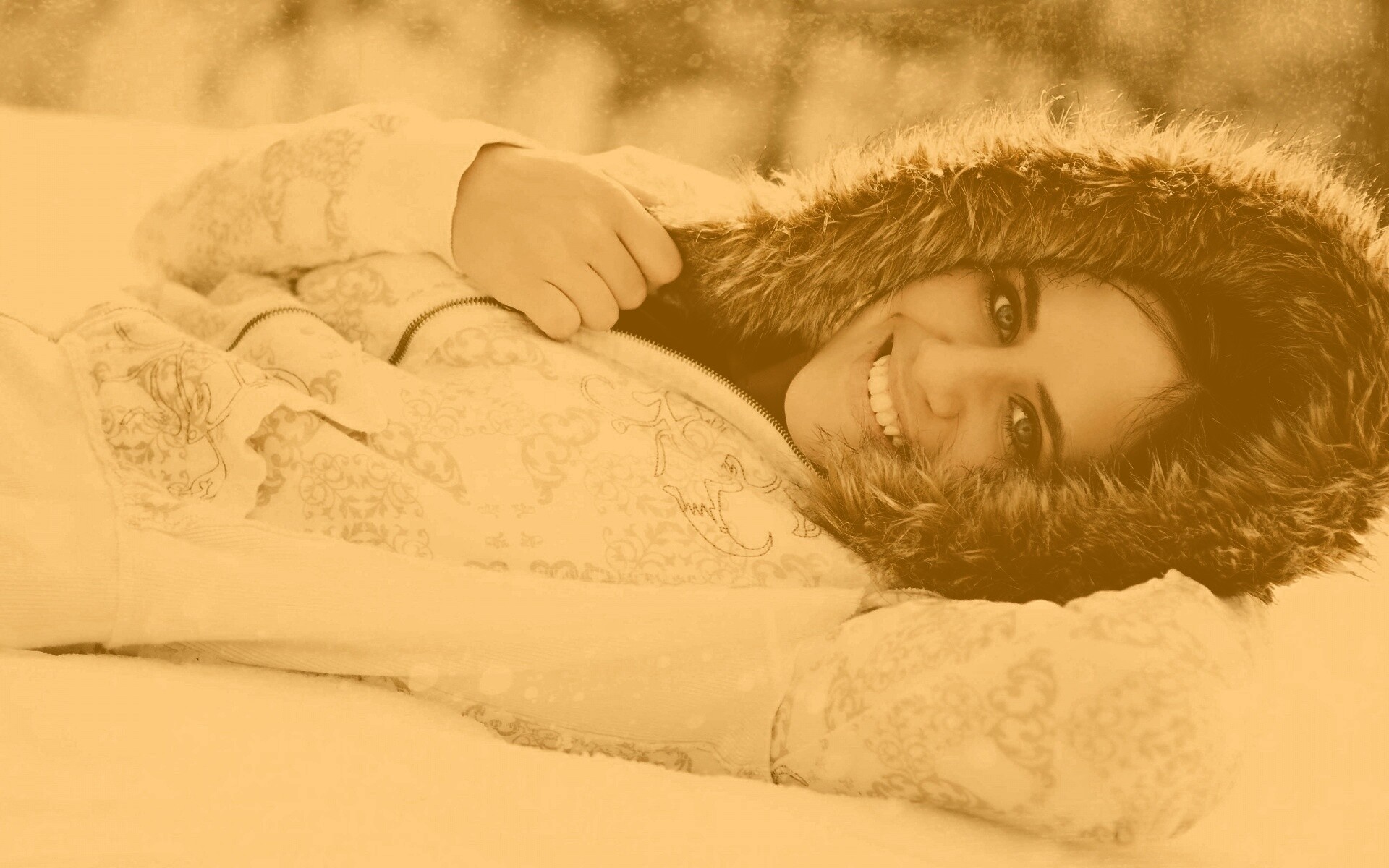 Девушка в снегу обои