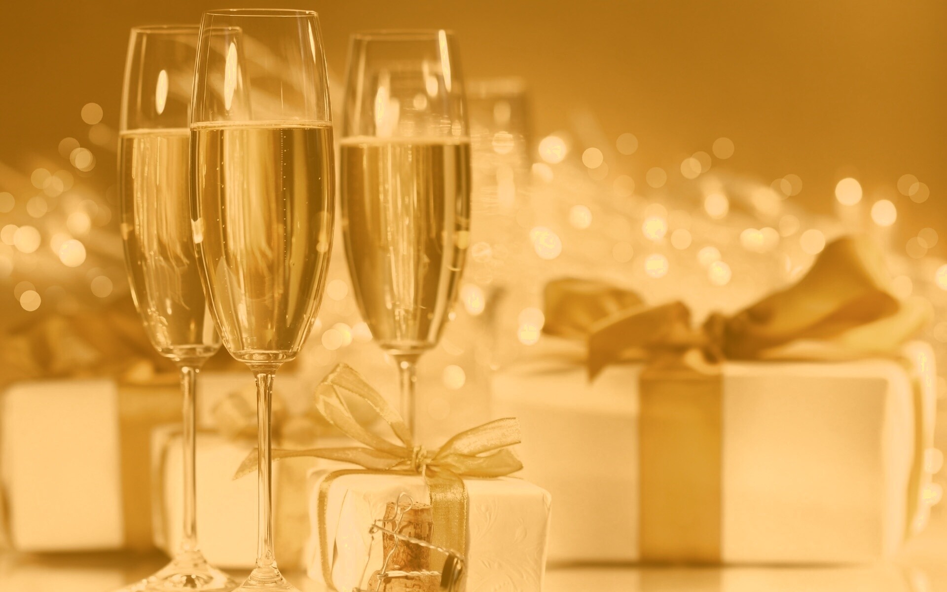 Бокалы с шампанским обои
