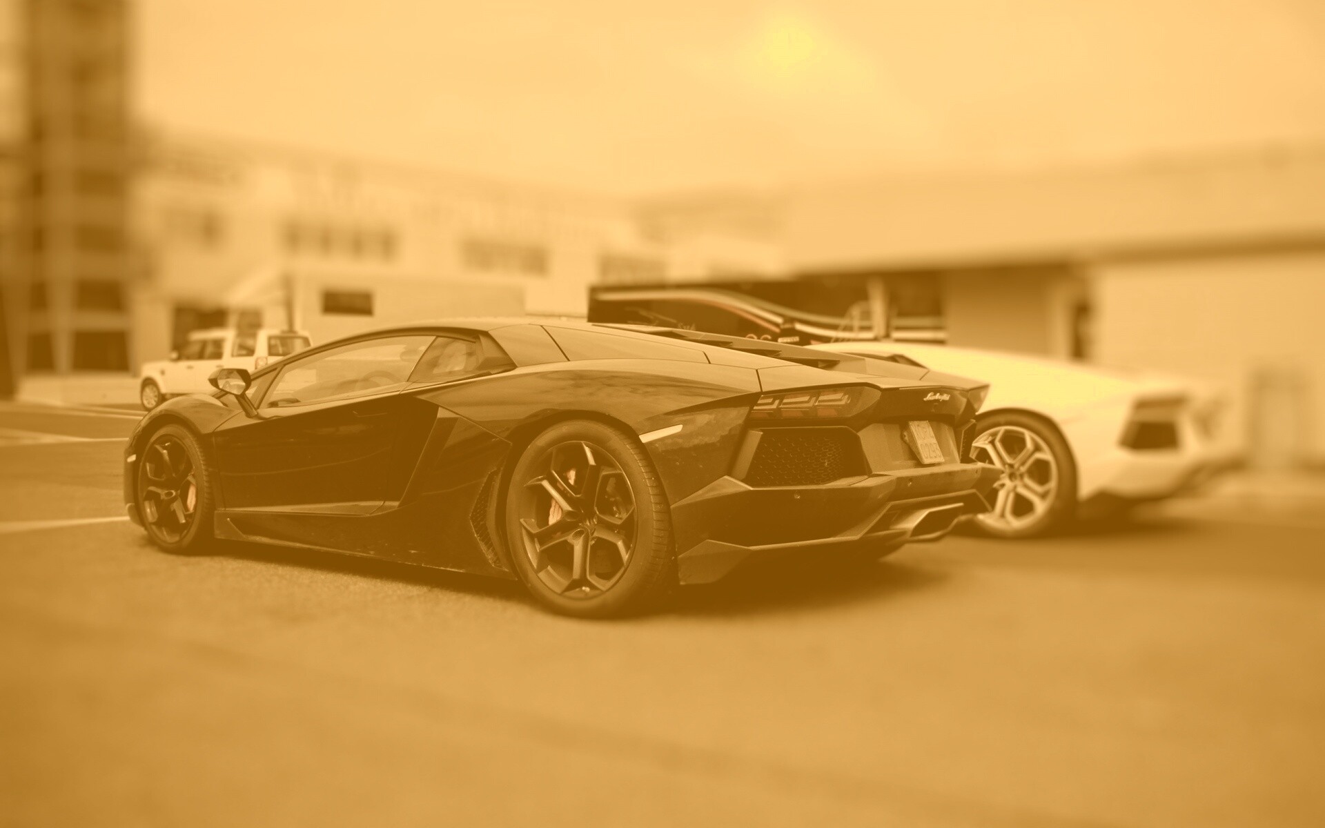 Ламборджини ревентон на парковке обои