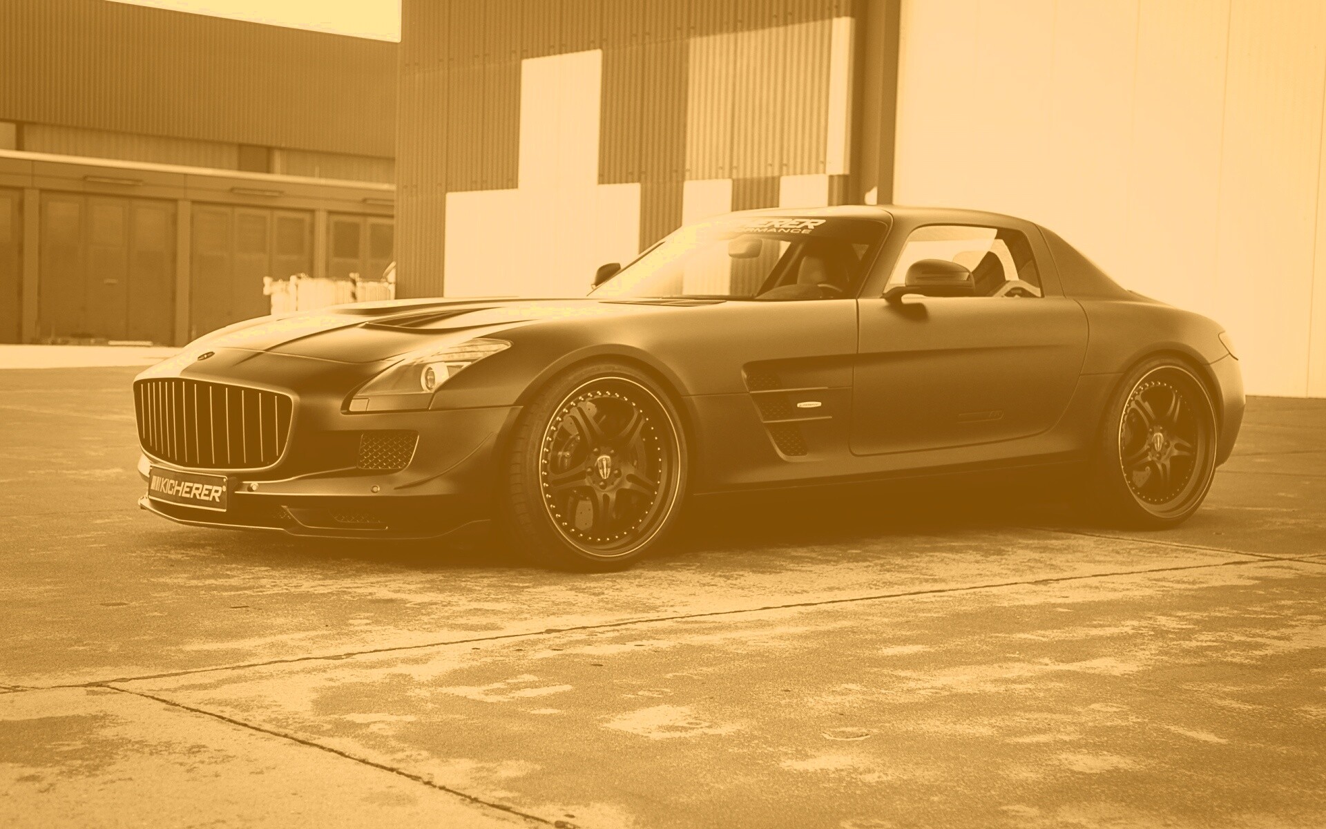 Черный спорткар обои