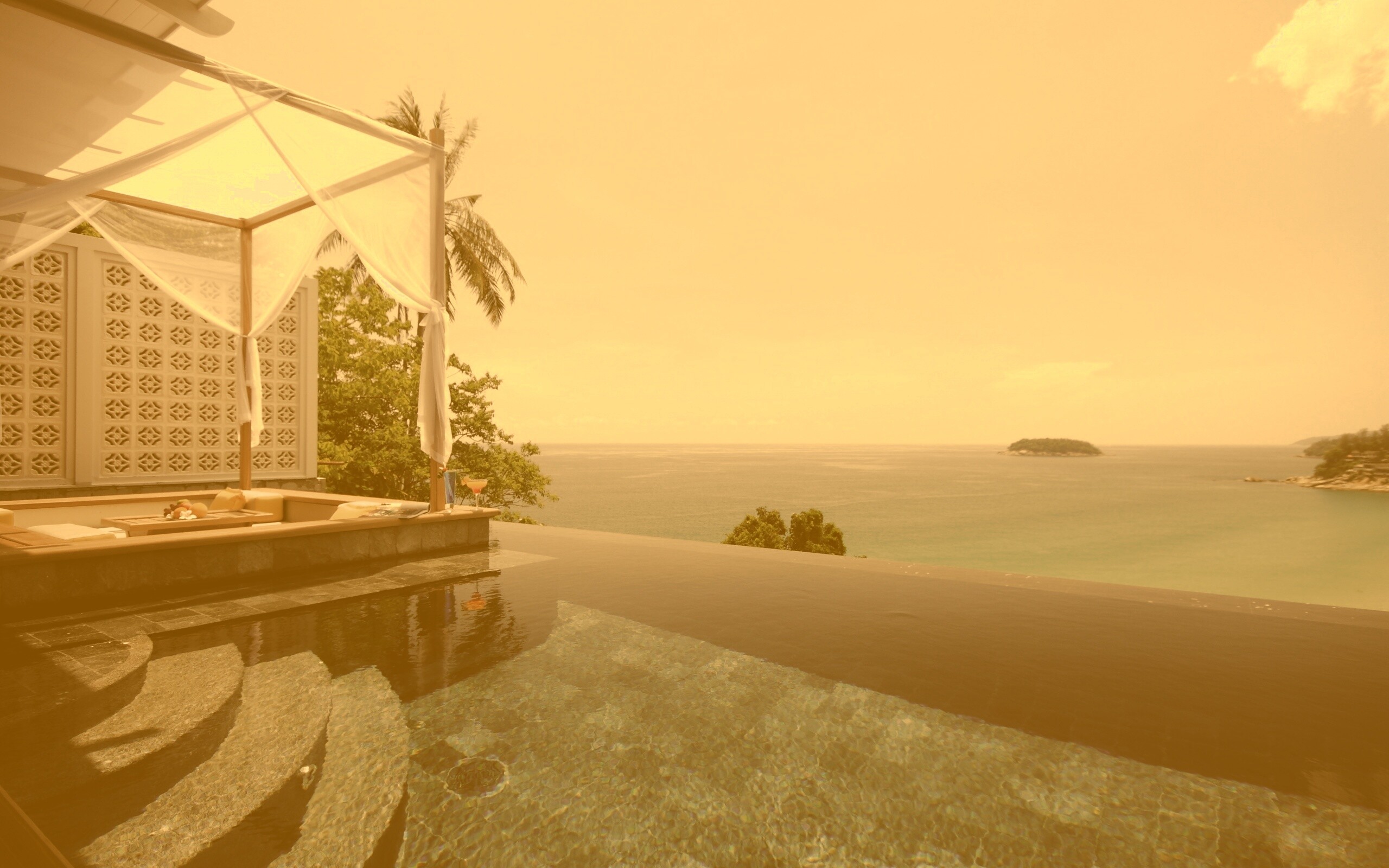 Бассейн на берегу моря обои