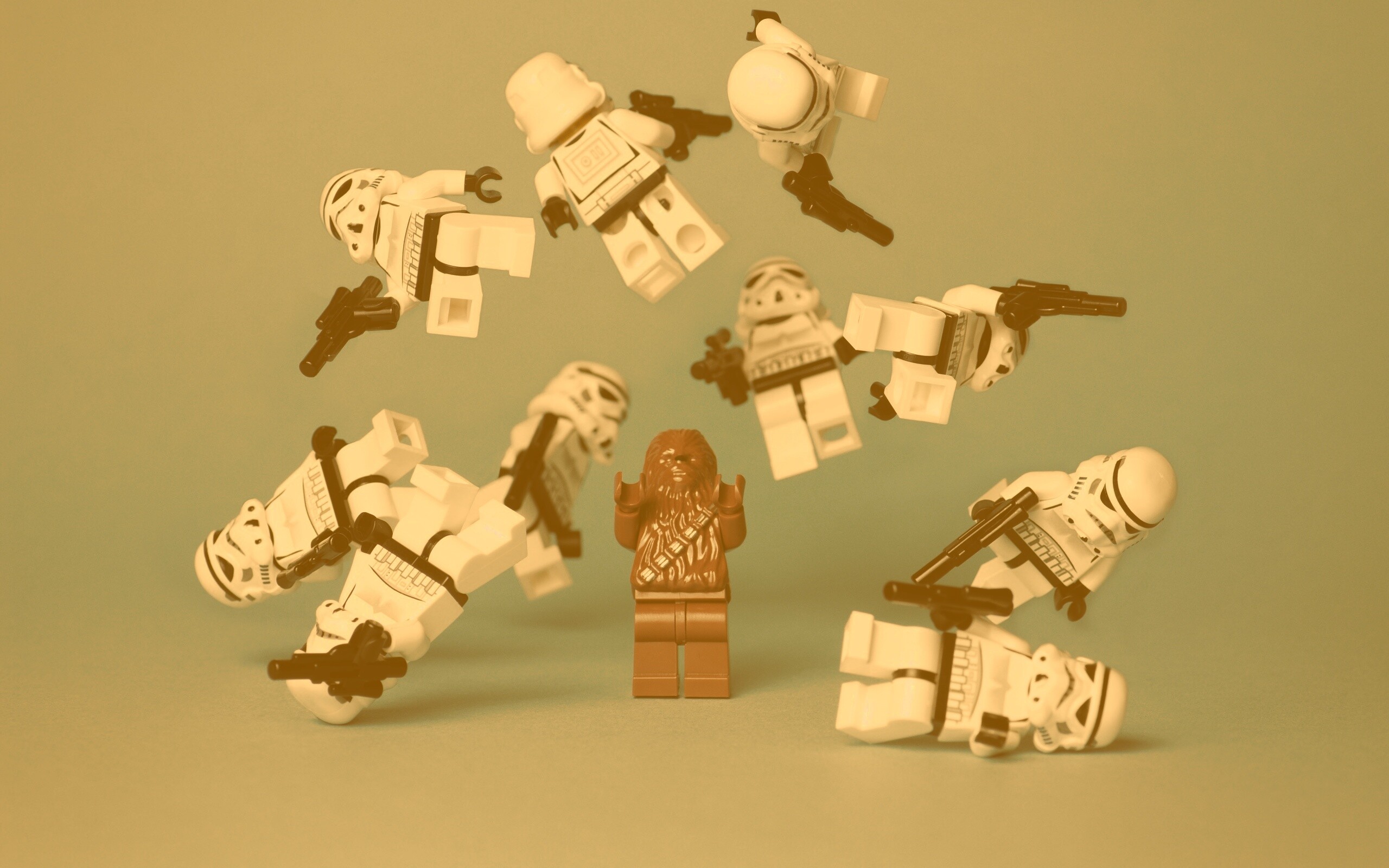 Чубака раскидывает имперских штурмовиков обои