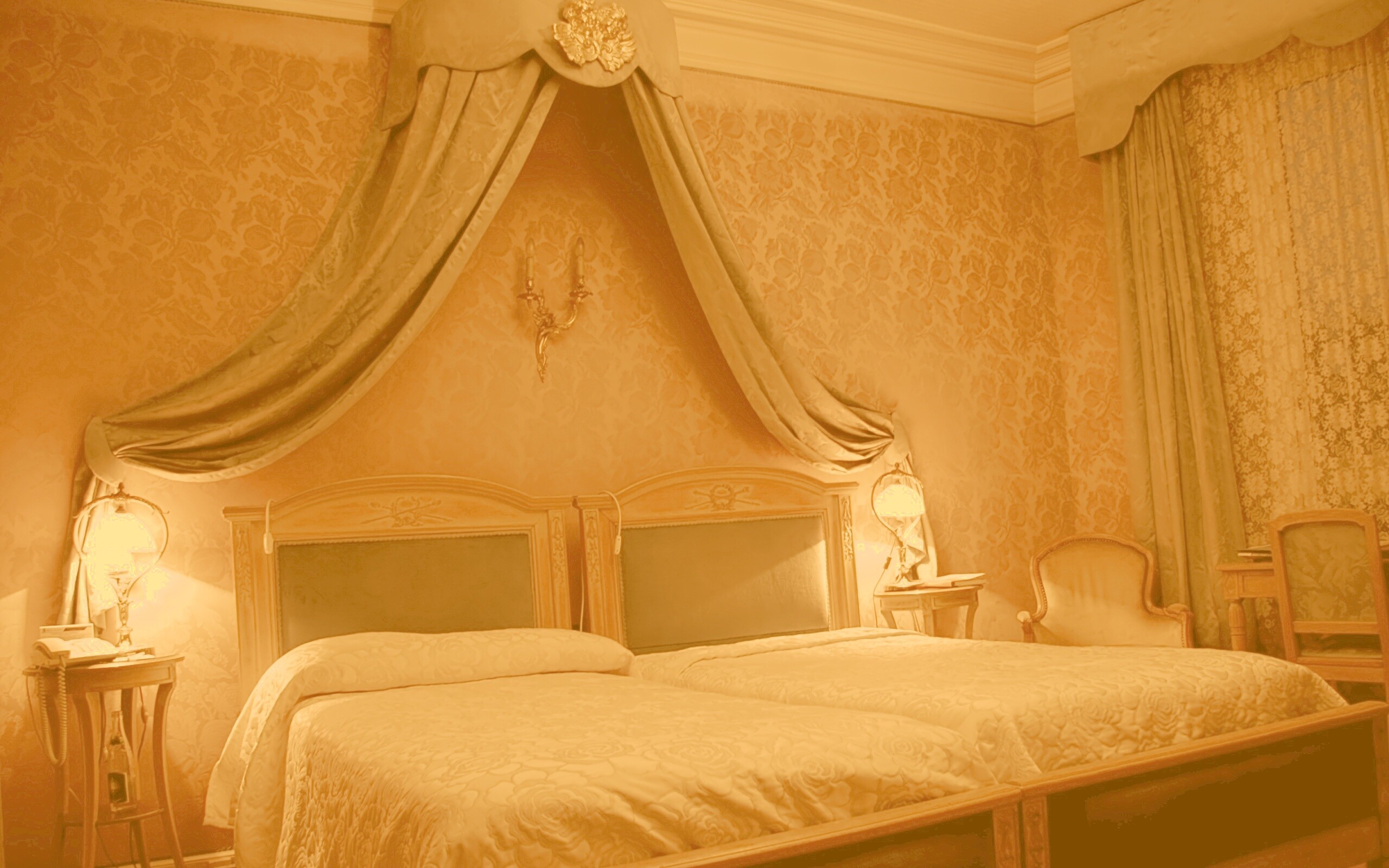 Спальня обои