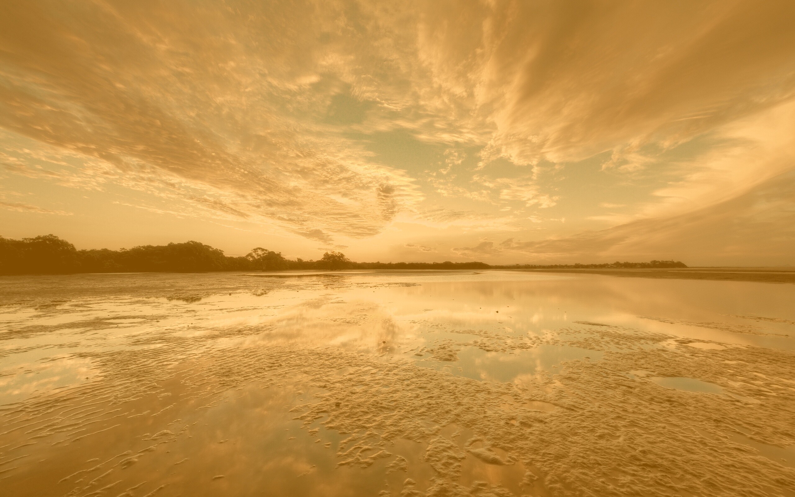 Дивный закат на озере обои