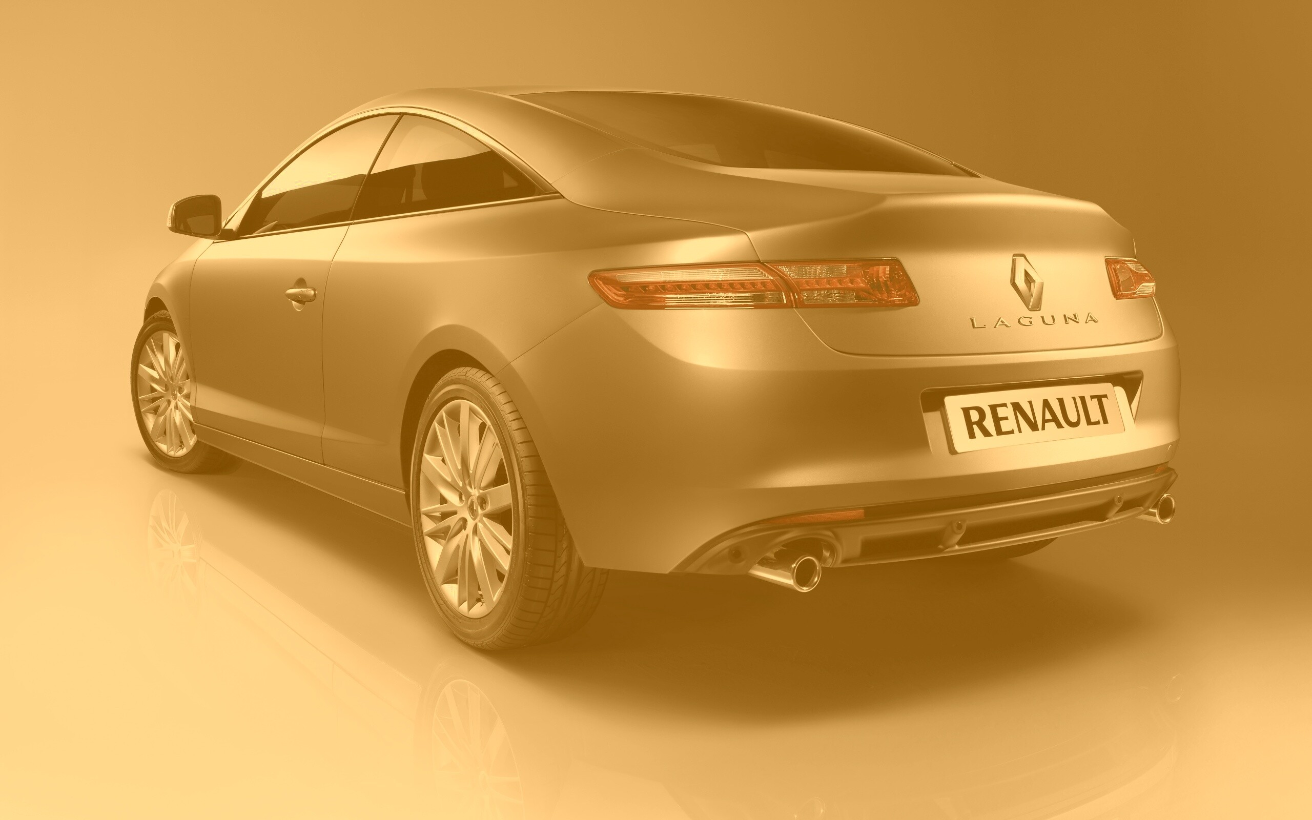 Рено Лагуна: вид сзади обои