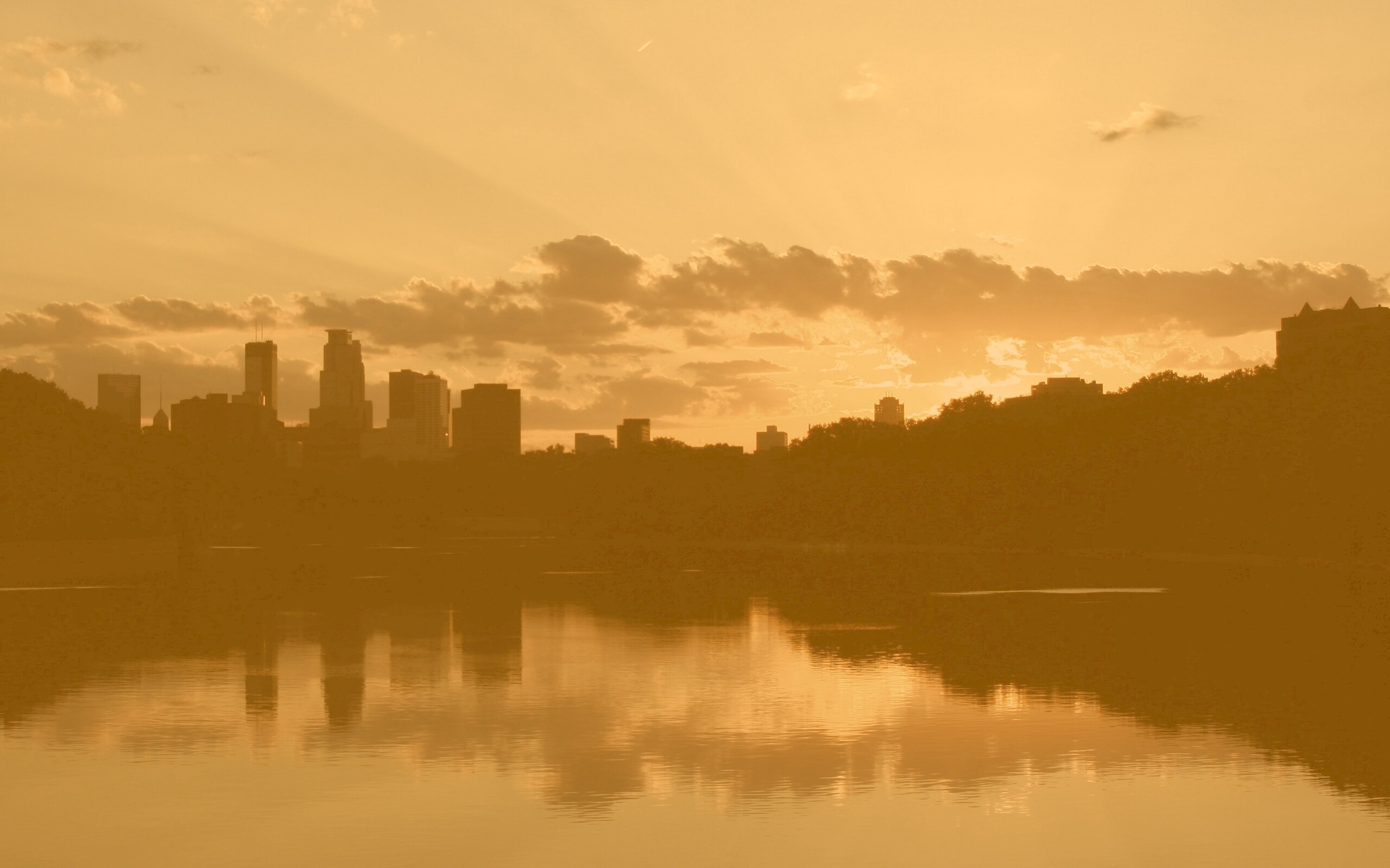 Закат над городом обои