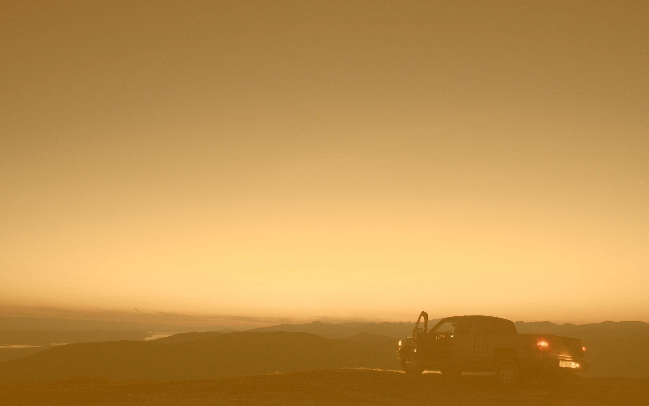 Авто на фоне заката обои