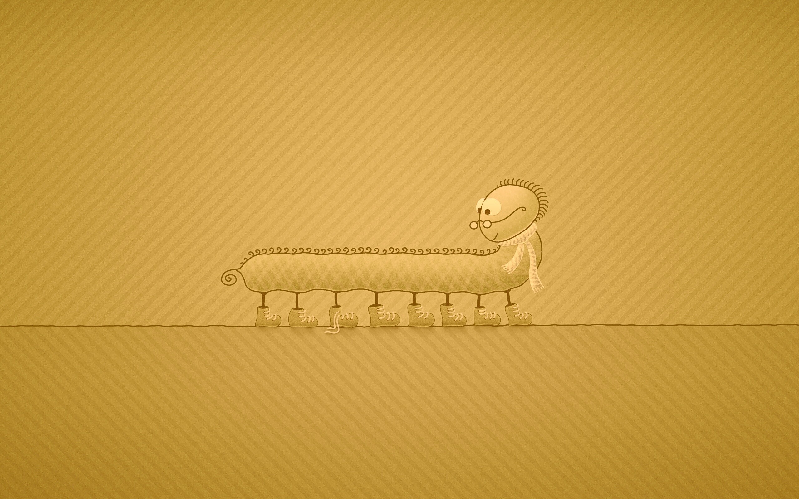 Гусеница в ботинках обои