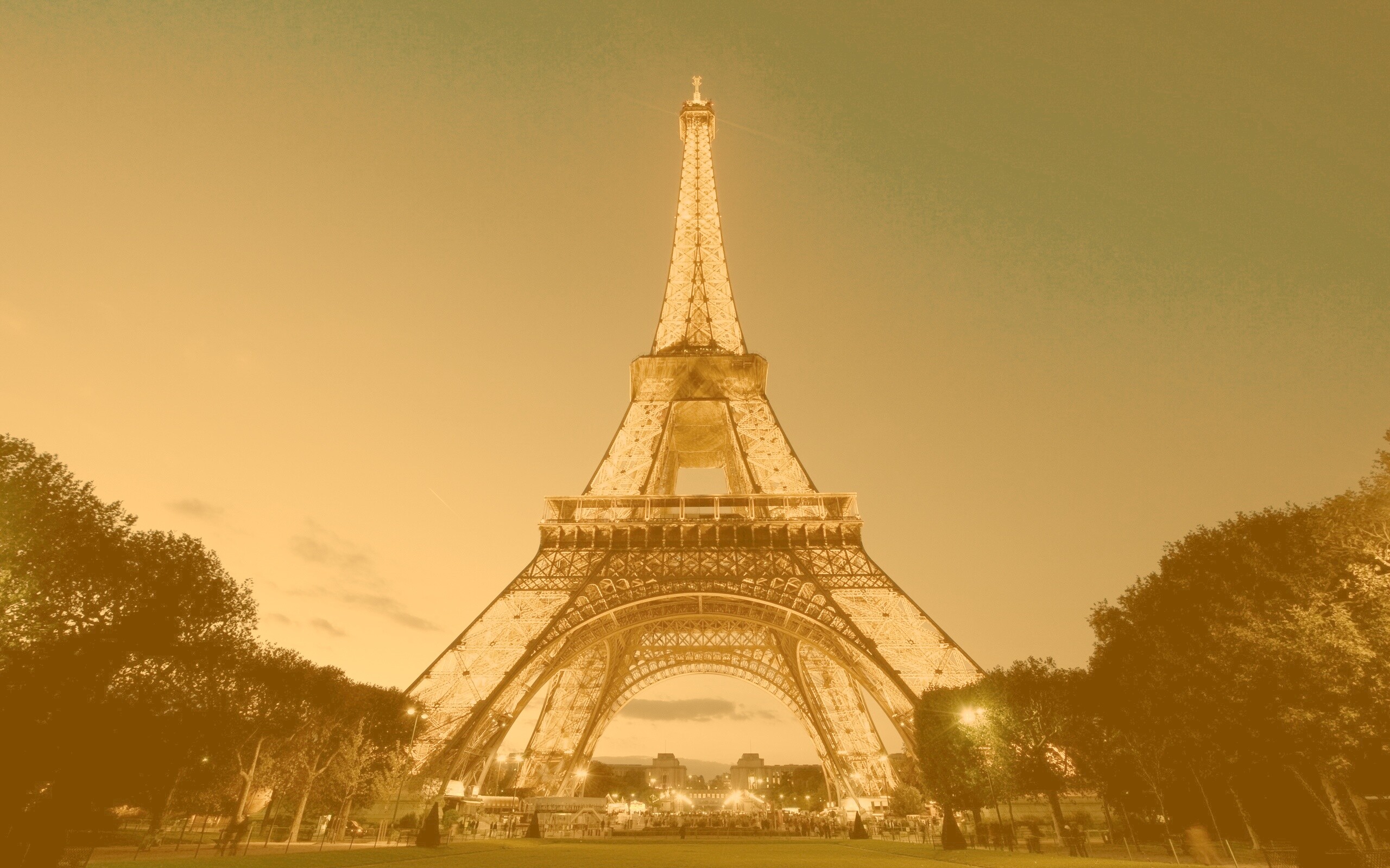 Светящаяся эйфелева башня обои