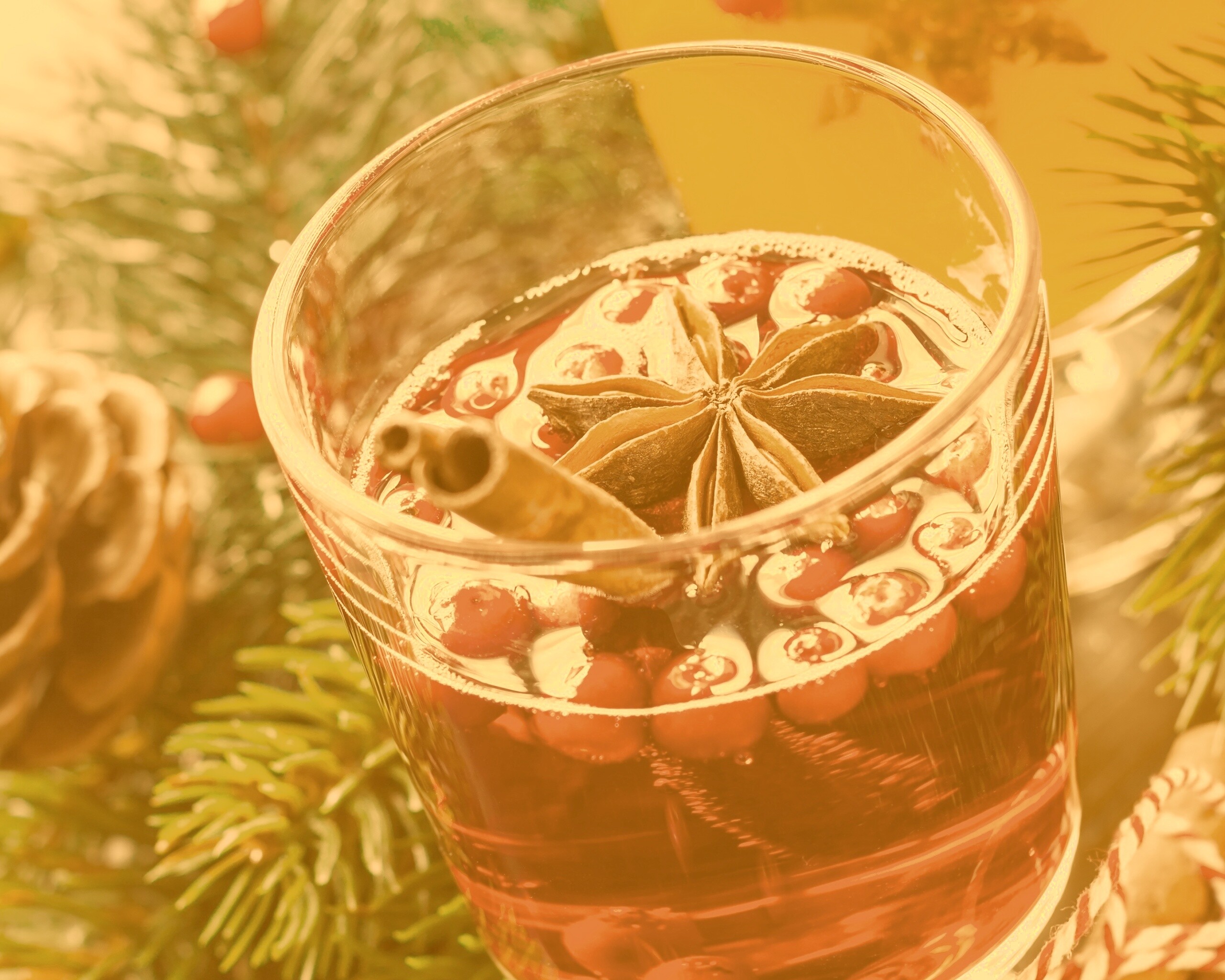 Глинтвейн с палочкой корицы обои