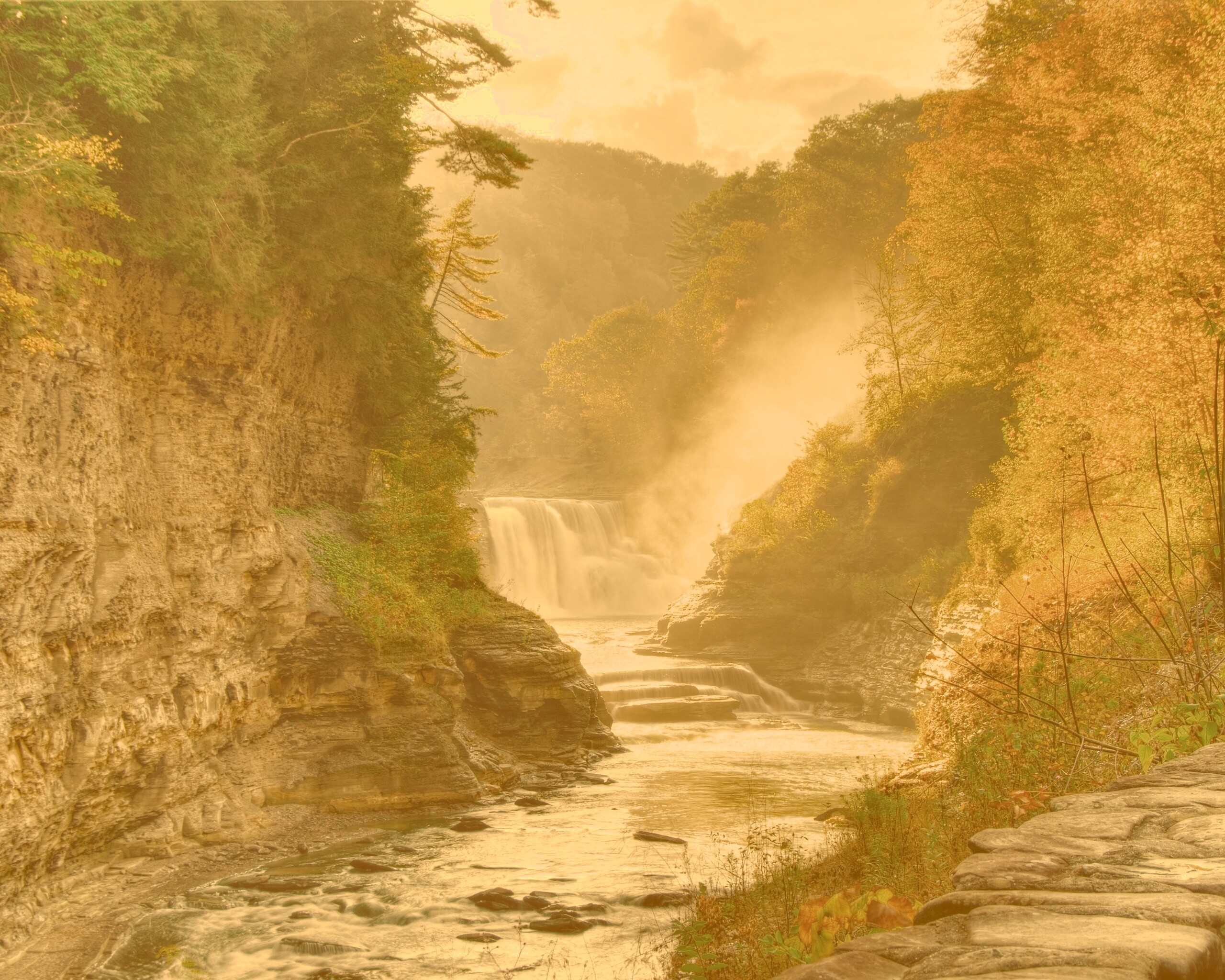 Скалистый водопад обои