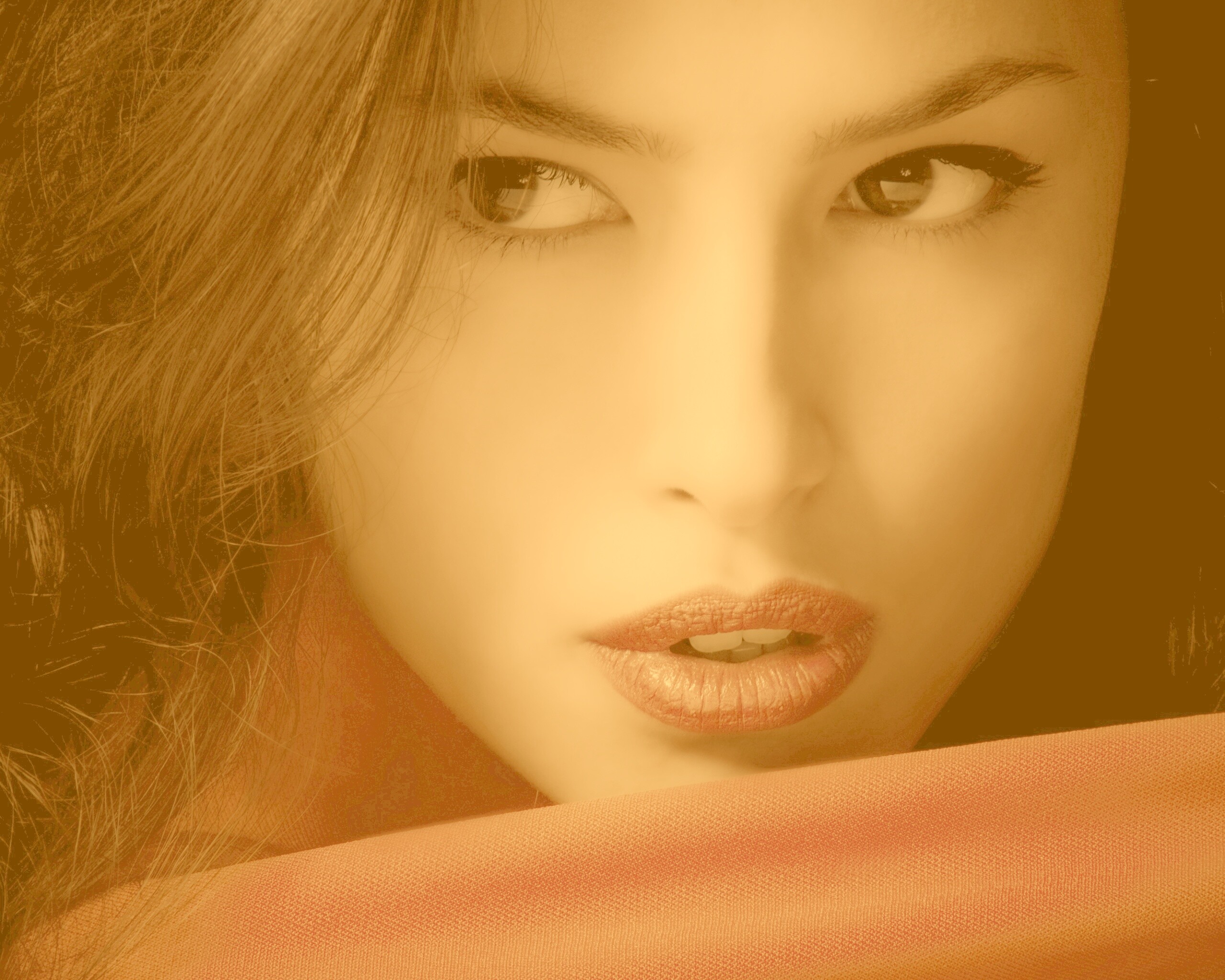 Женский взгляд обои