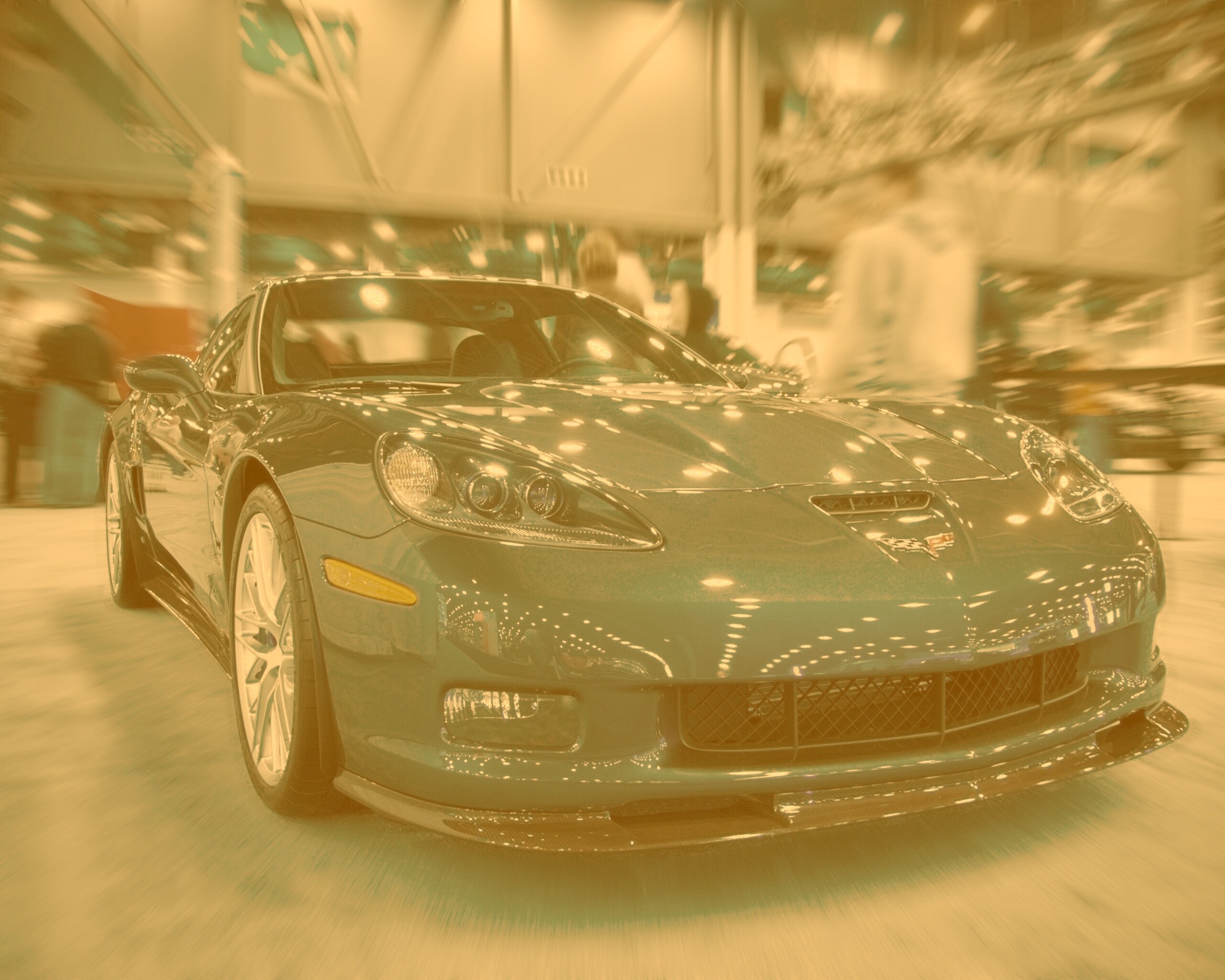 Машина на выставке обои