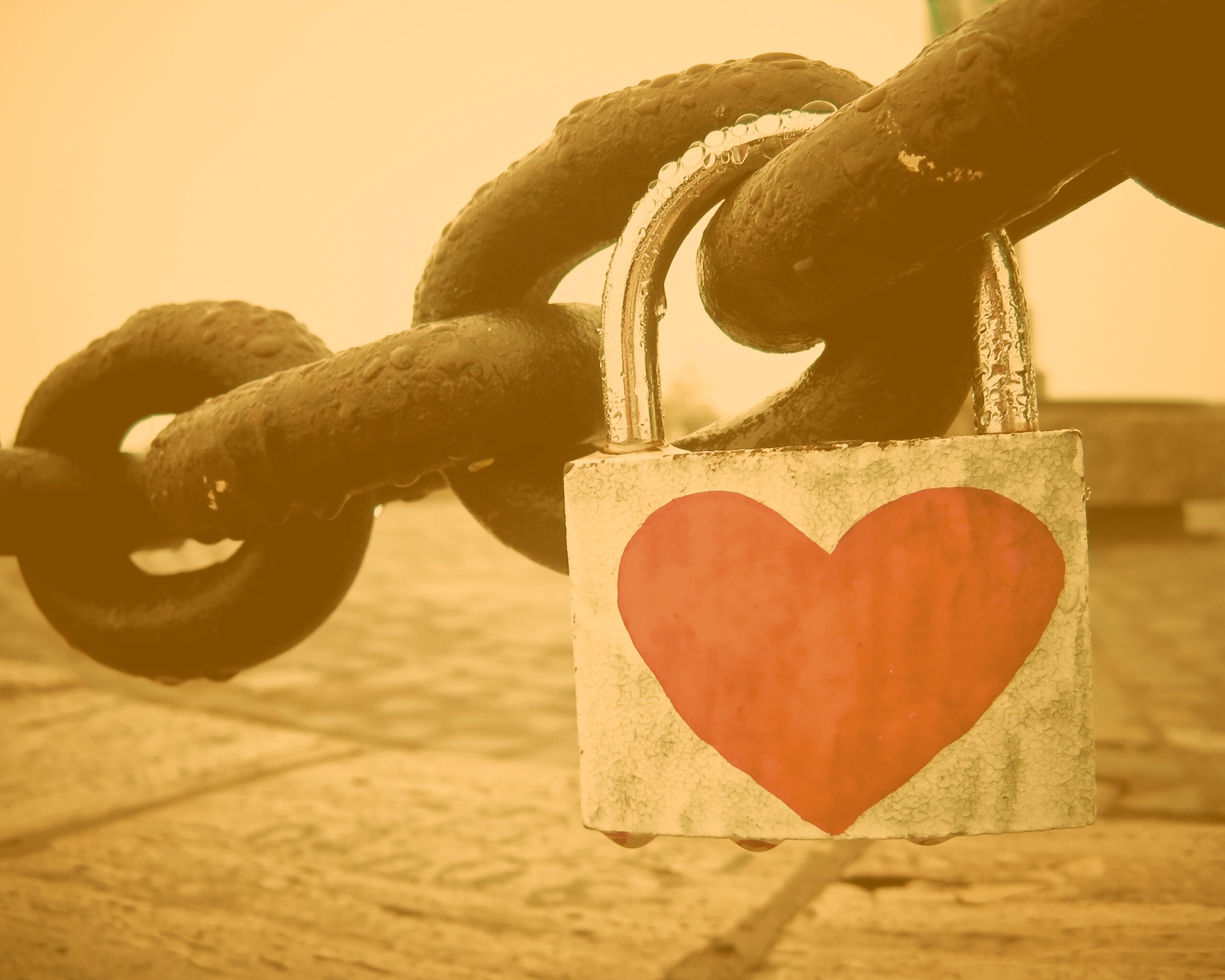 Замочек для влюбленных обои