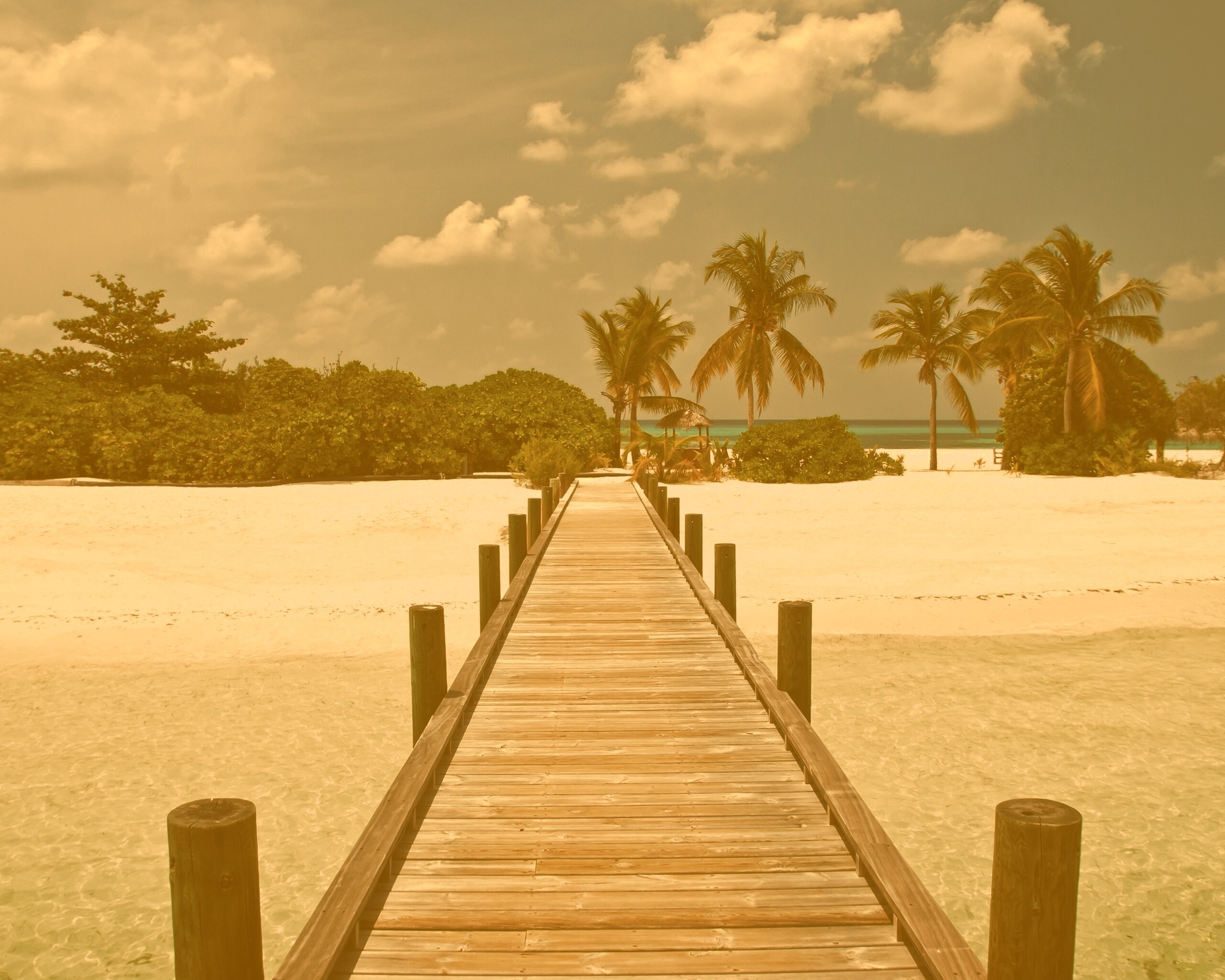 Пирс на тропическом острове обои