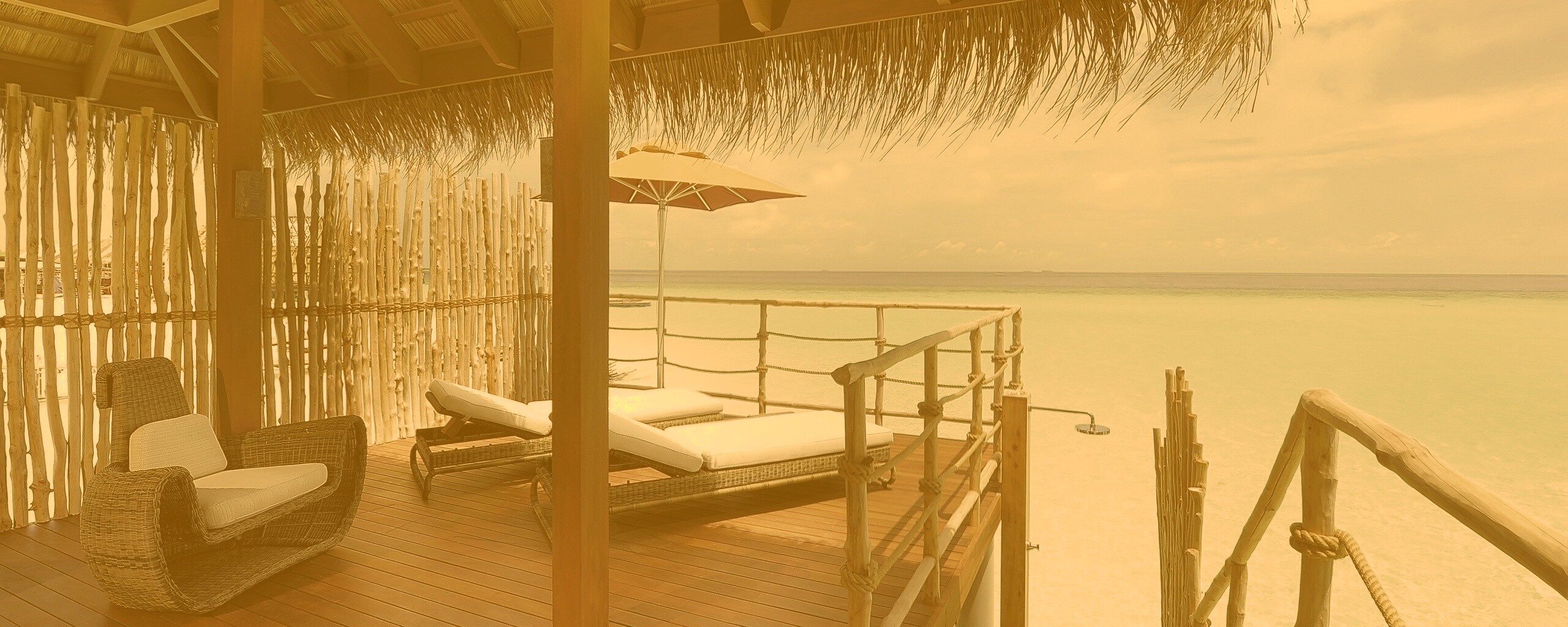 Домик на пляже обои