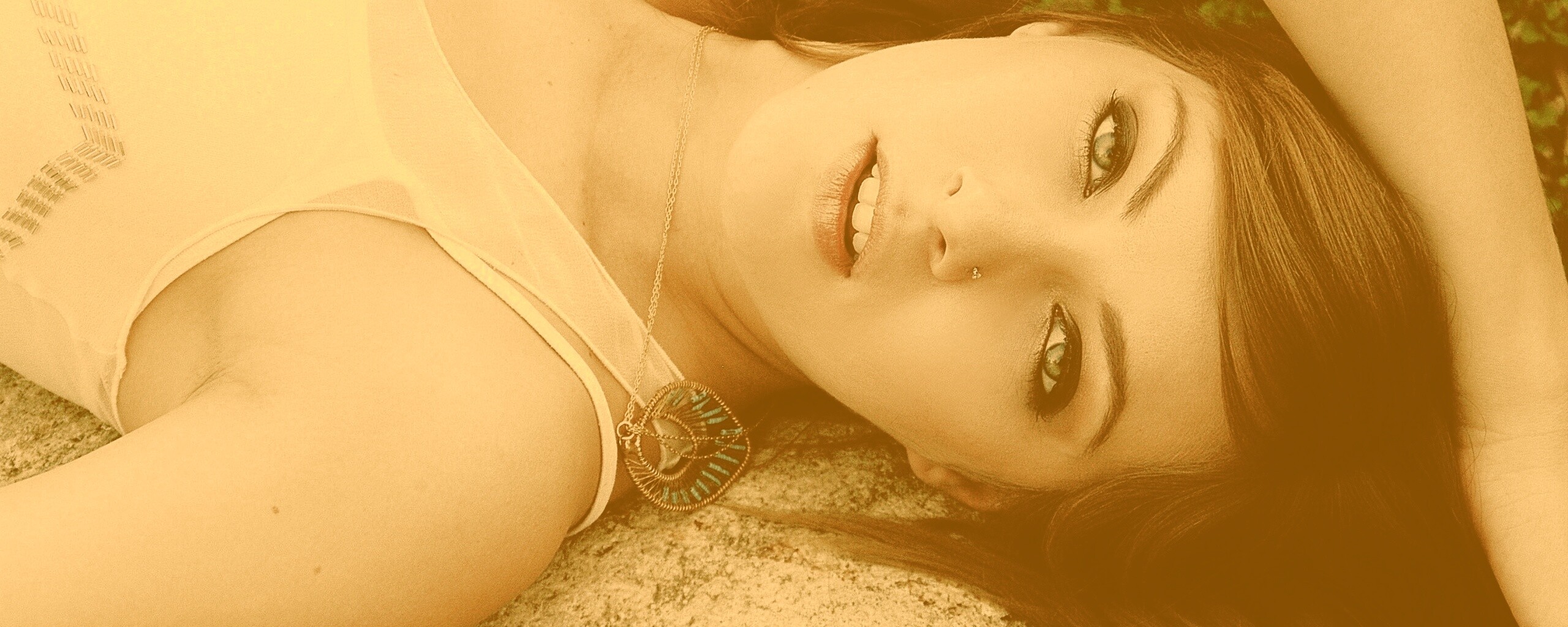 Глаза цвета моря обои