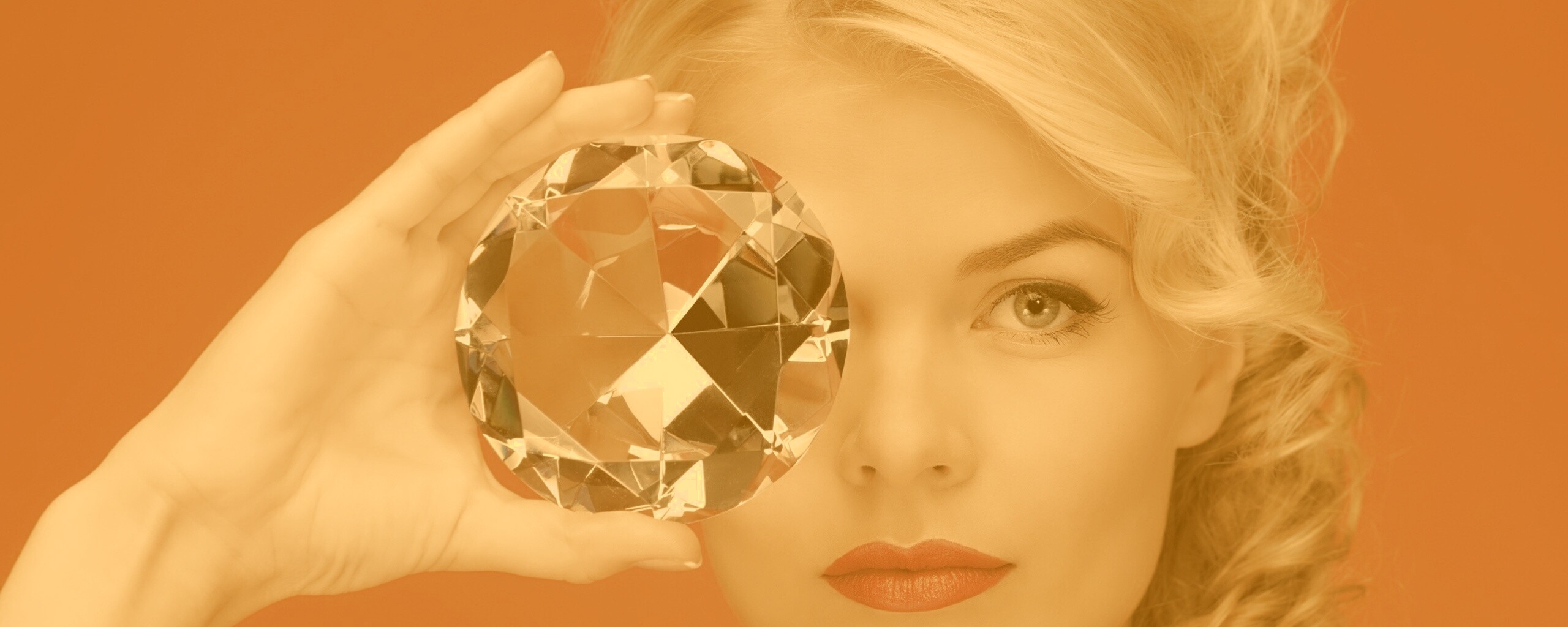 Девушка с бриллиантом обои
