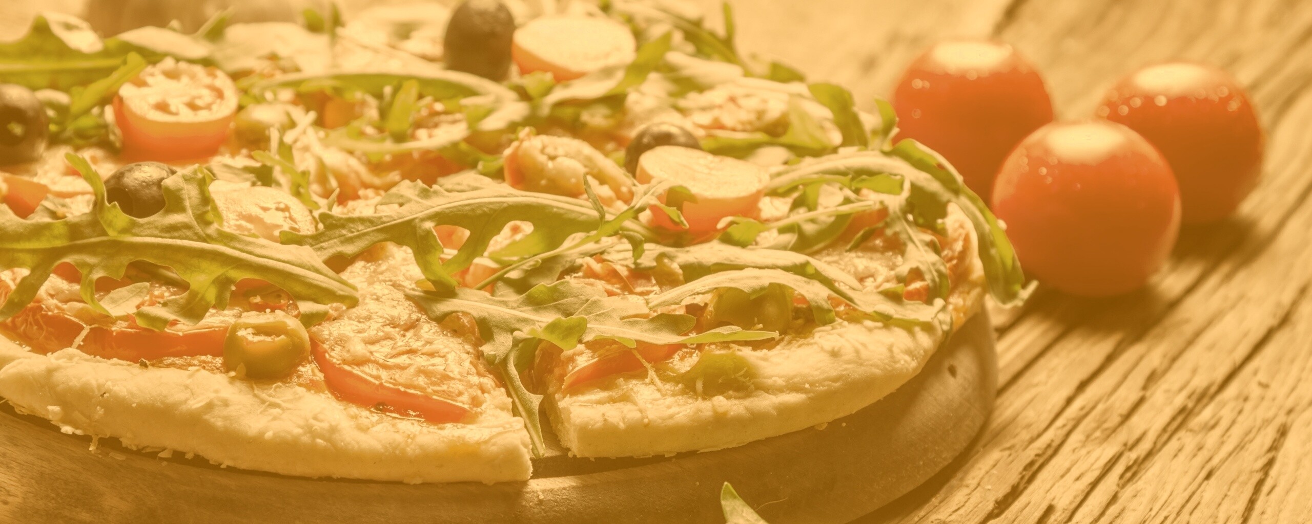 Свежая пицца с рукколой обои