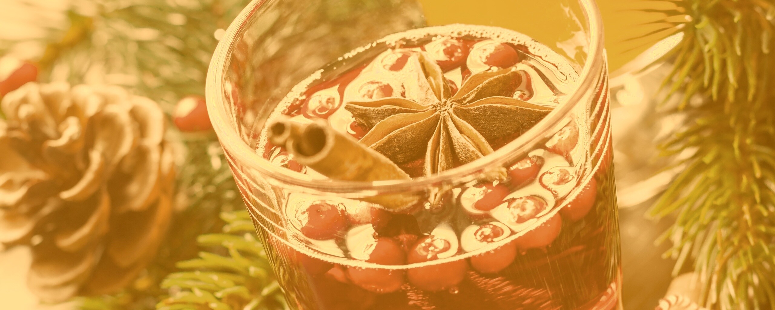 Глинтвейн с палочкой корицы обои