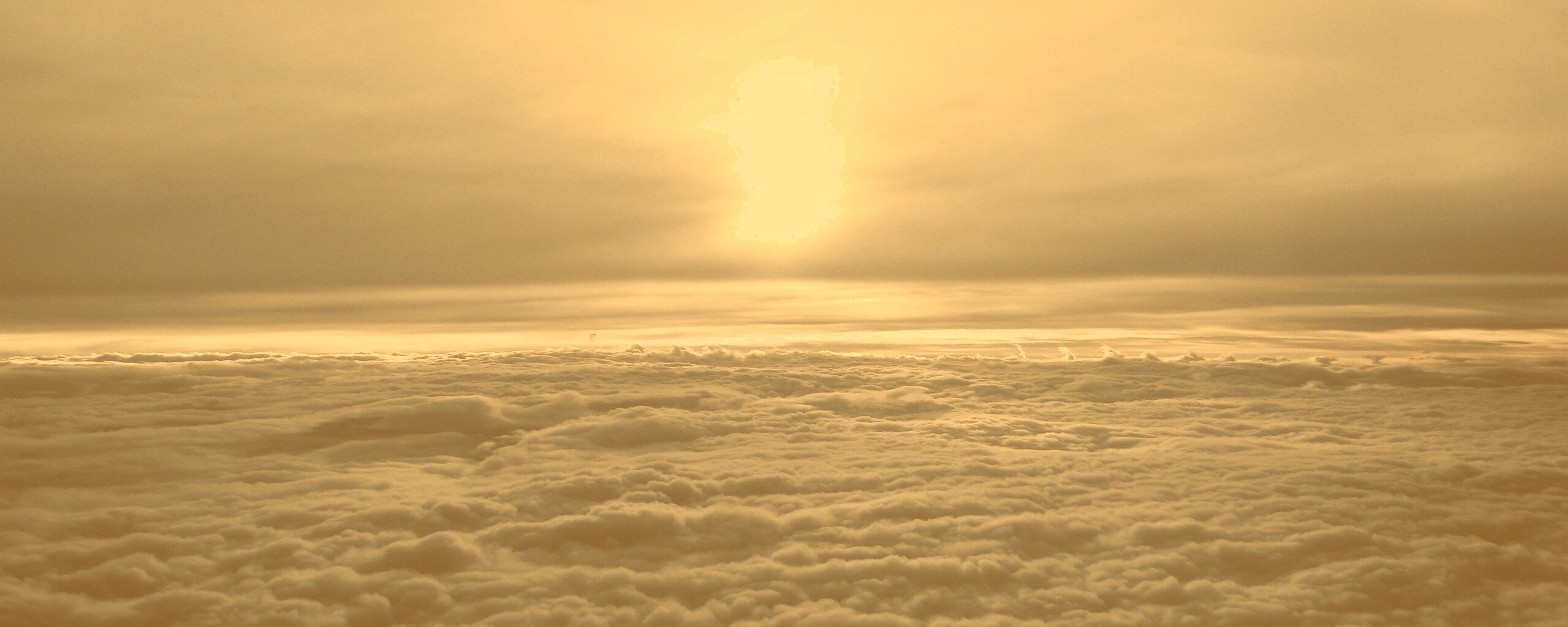 Над облаками обои