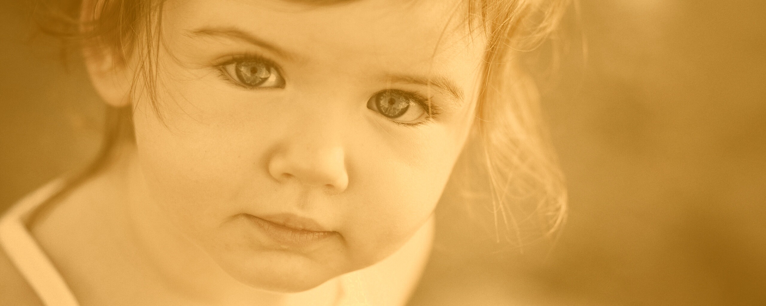 Детское личико обои