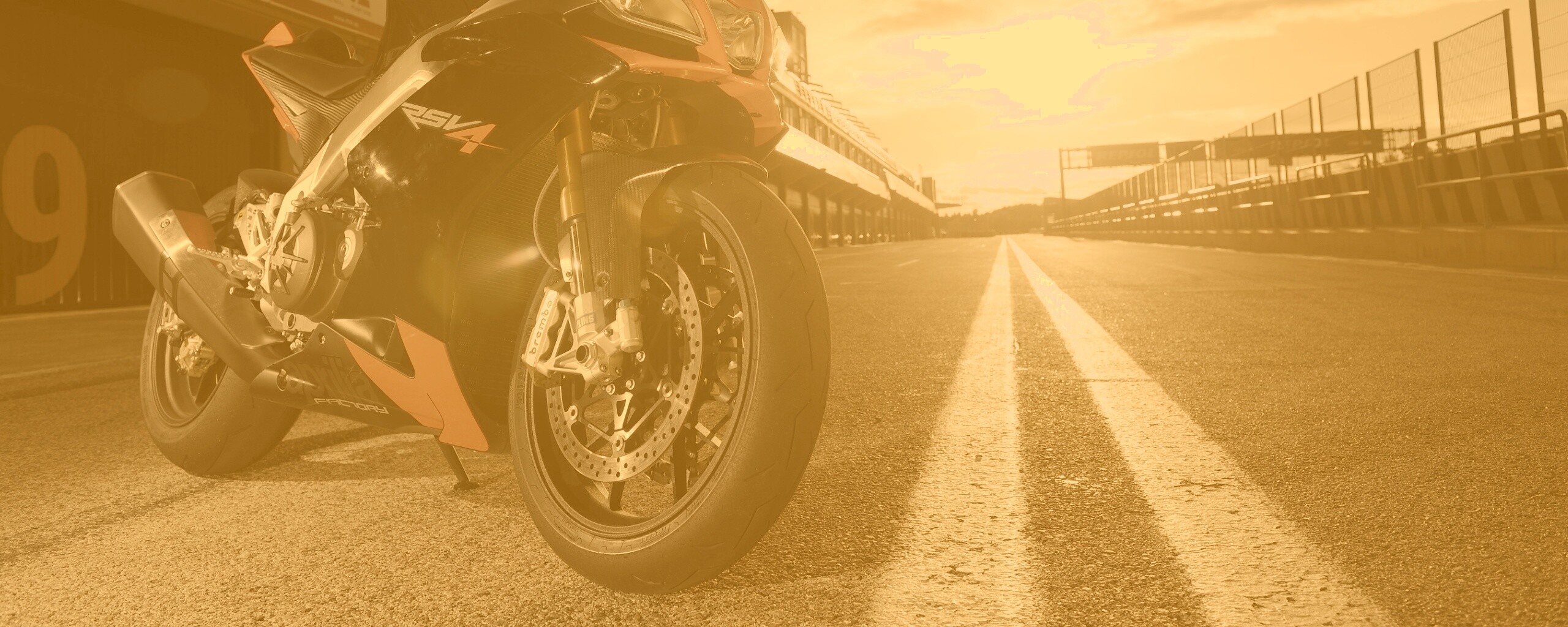 Априлия РСВ4 обои