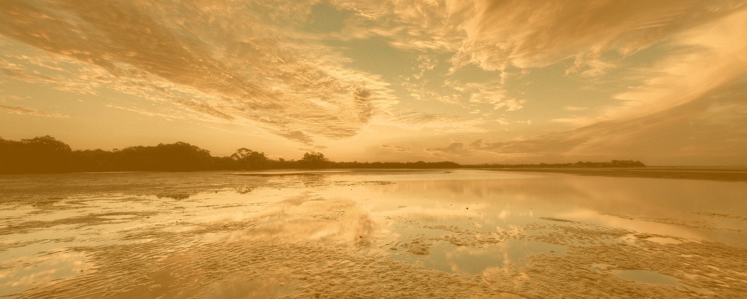 Дивный закат на озере обои