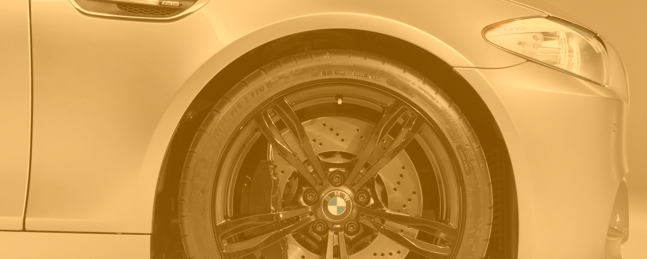 Чёрный литой диск БМВ обои