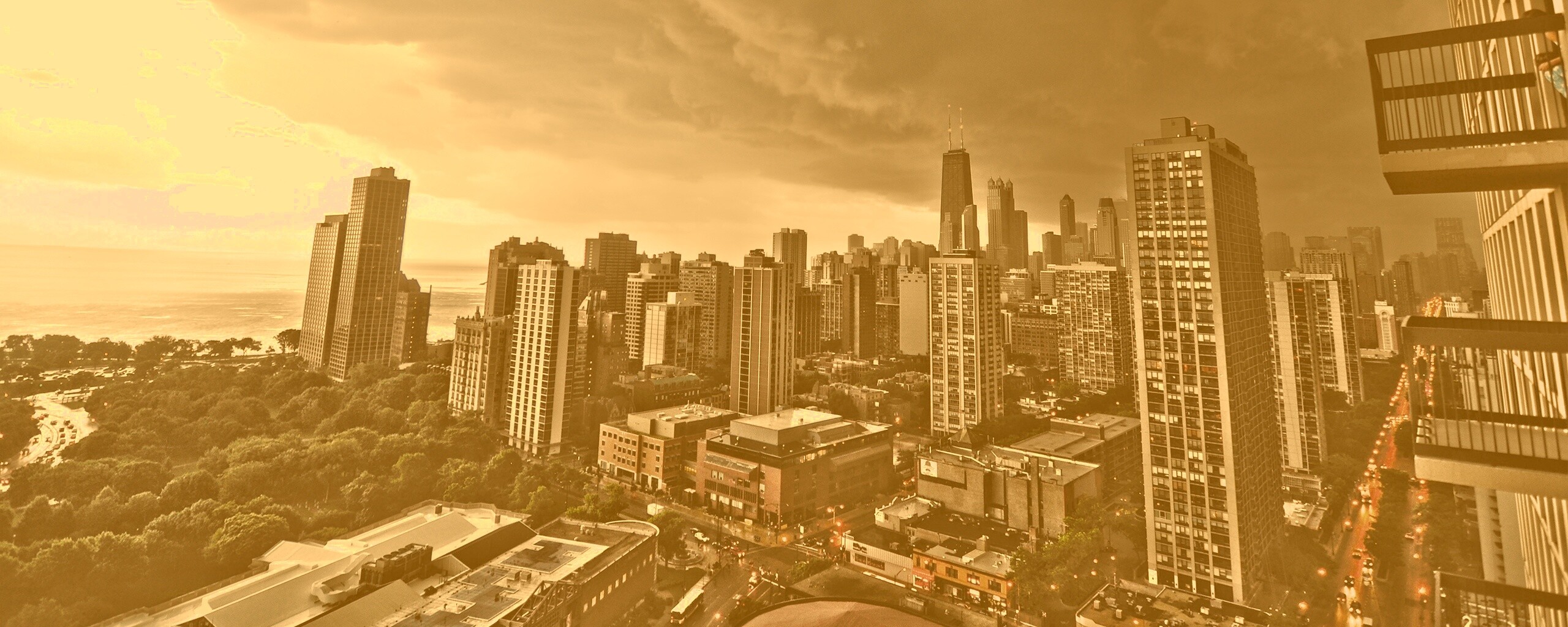 Туча над городом обои