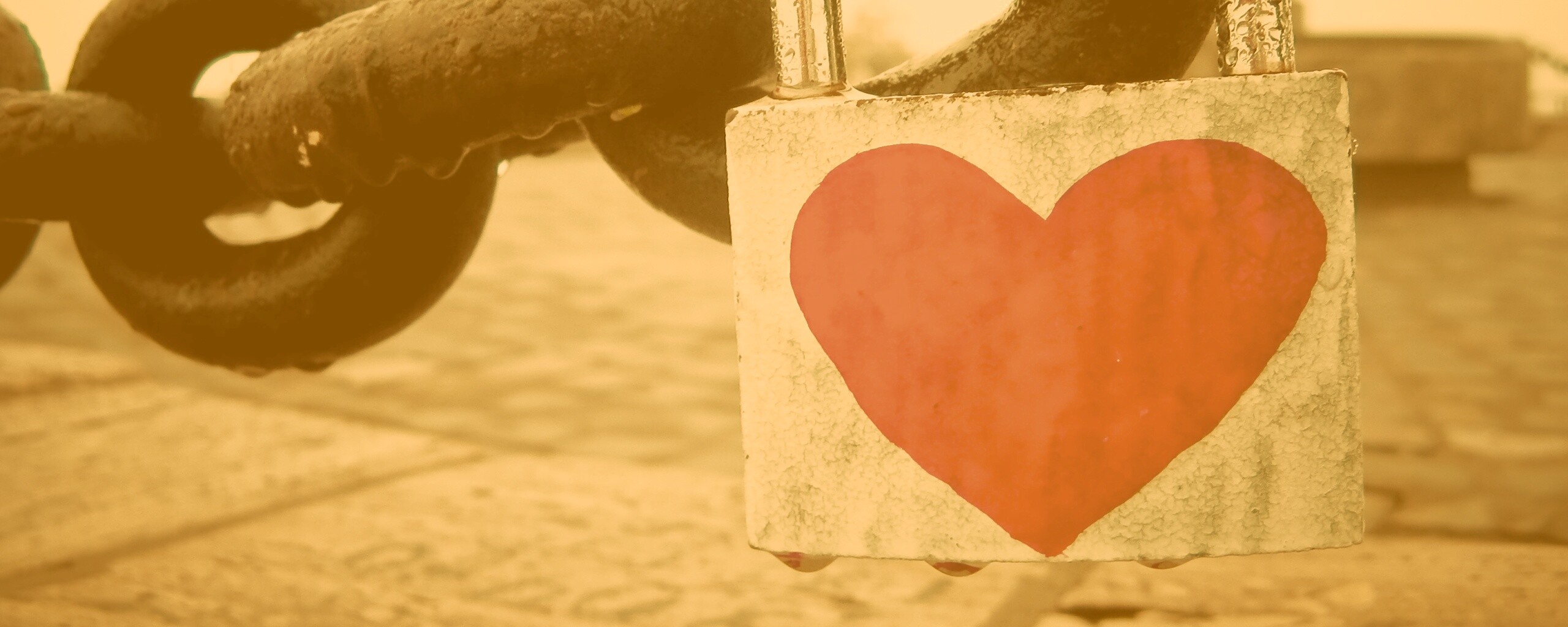 Замочек для влюбленных обои