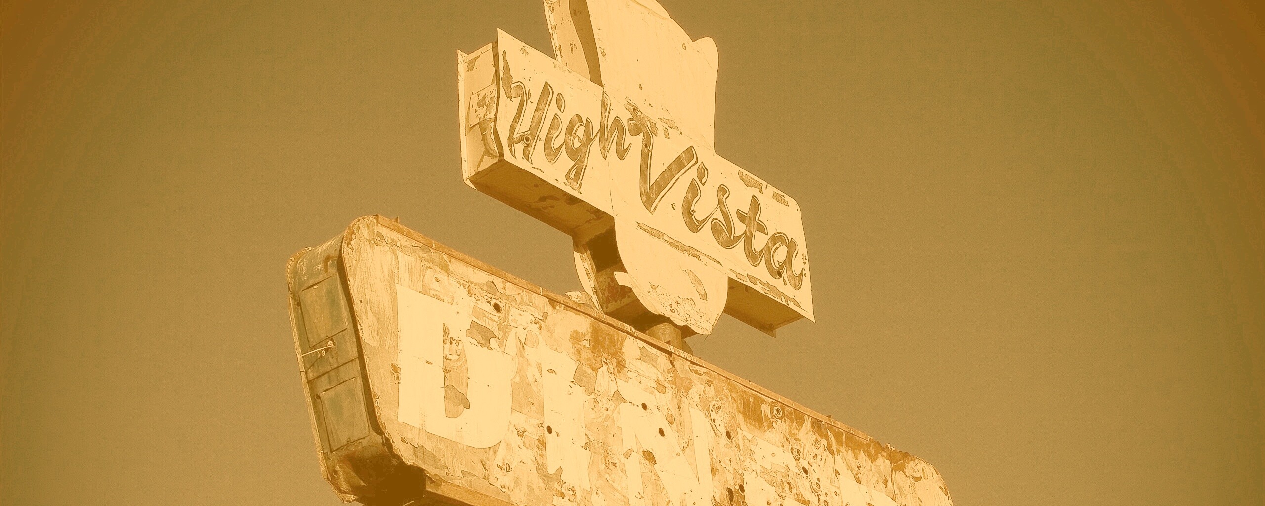 Вывеска заброшенного ресторанчика обои