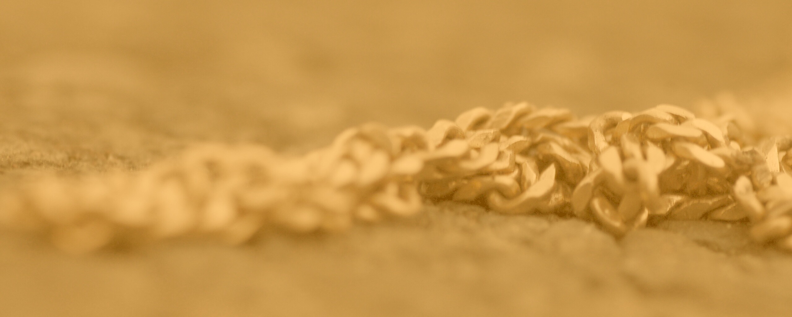 Старая золотая цепь обои