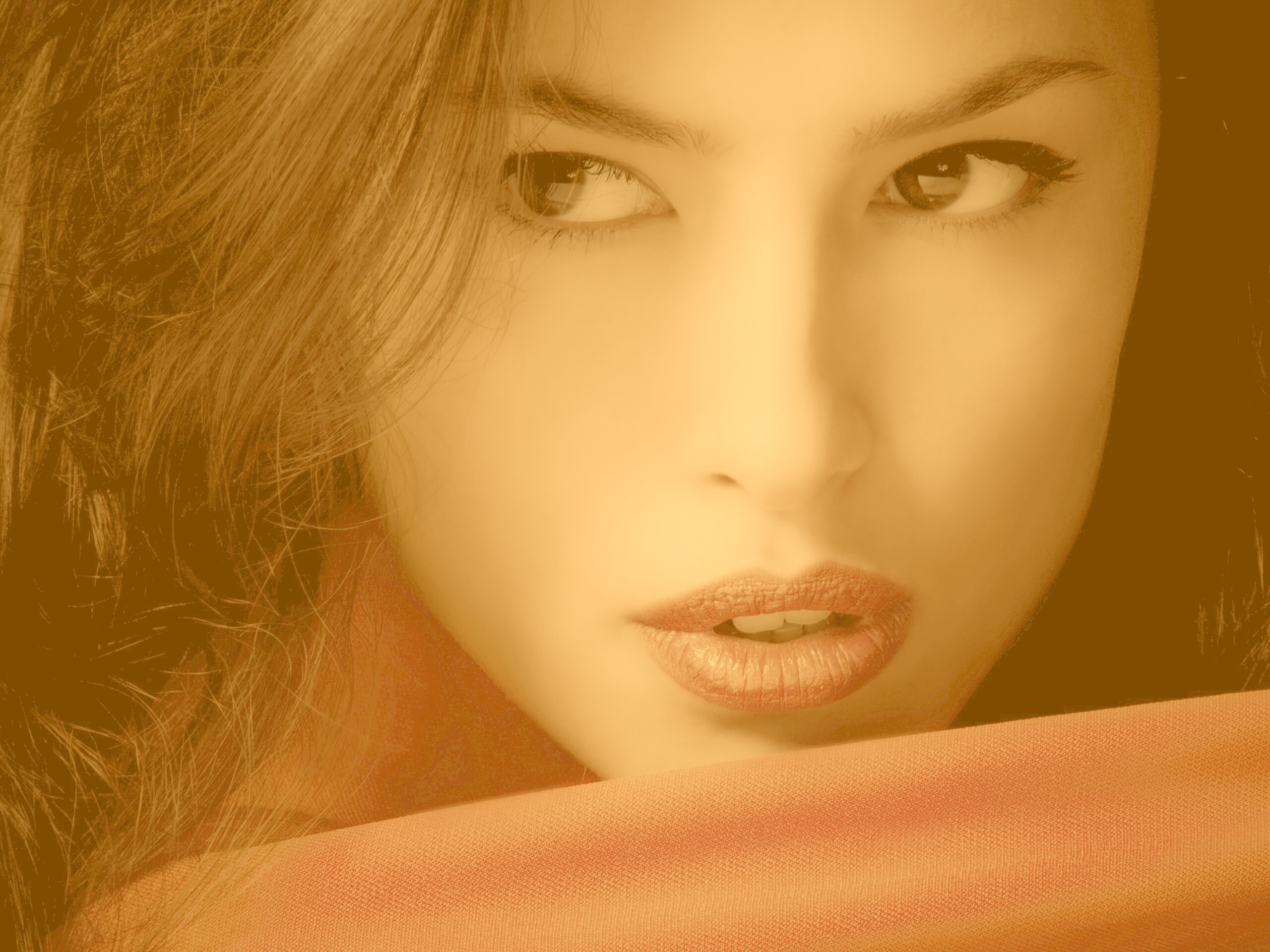 Женский взгляд обои