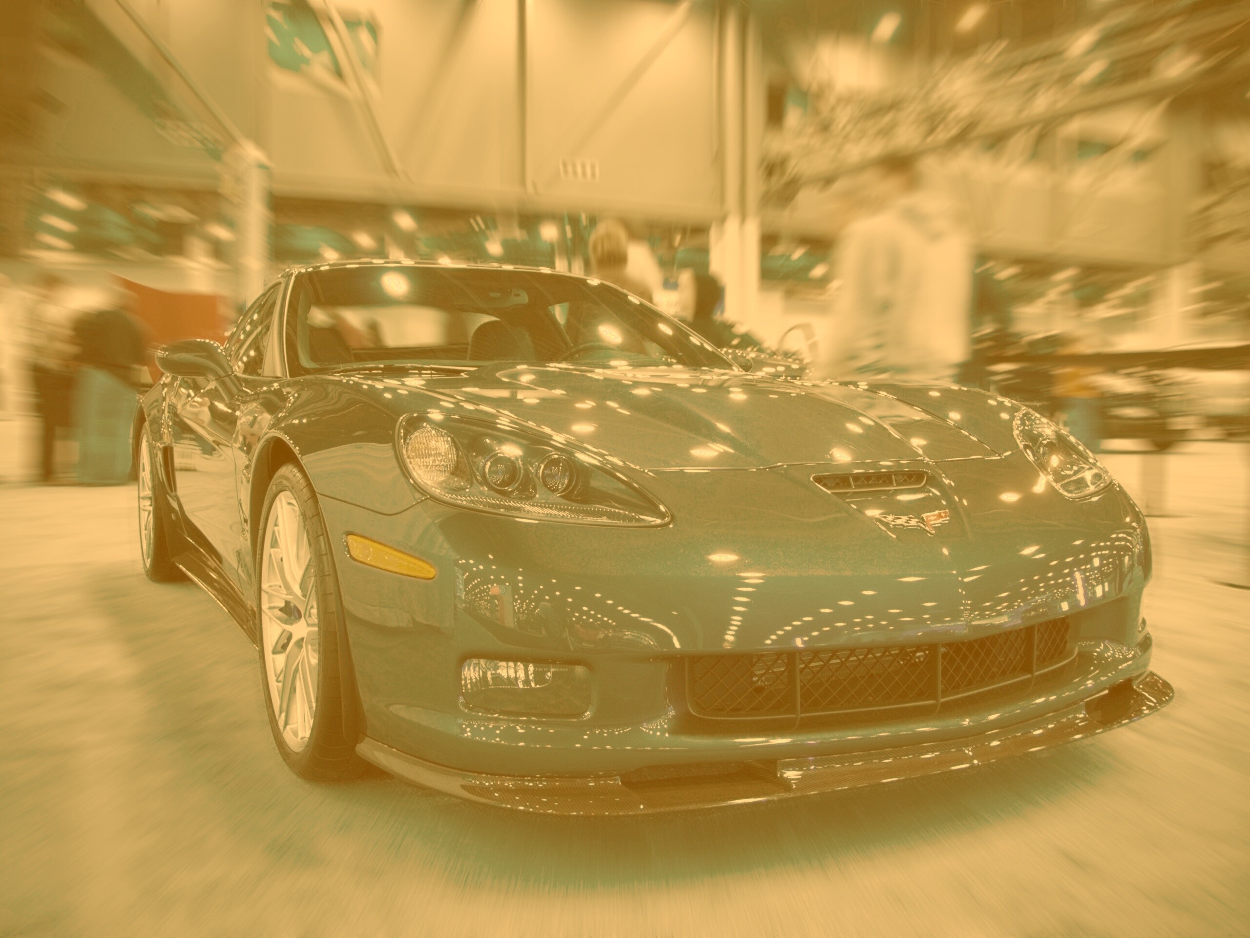 Машина на выставке обои