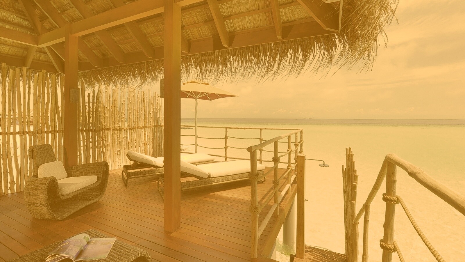 Домик на пляже обои