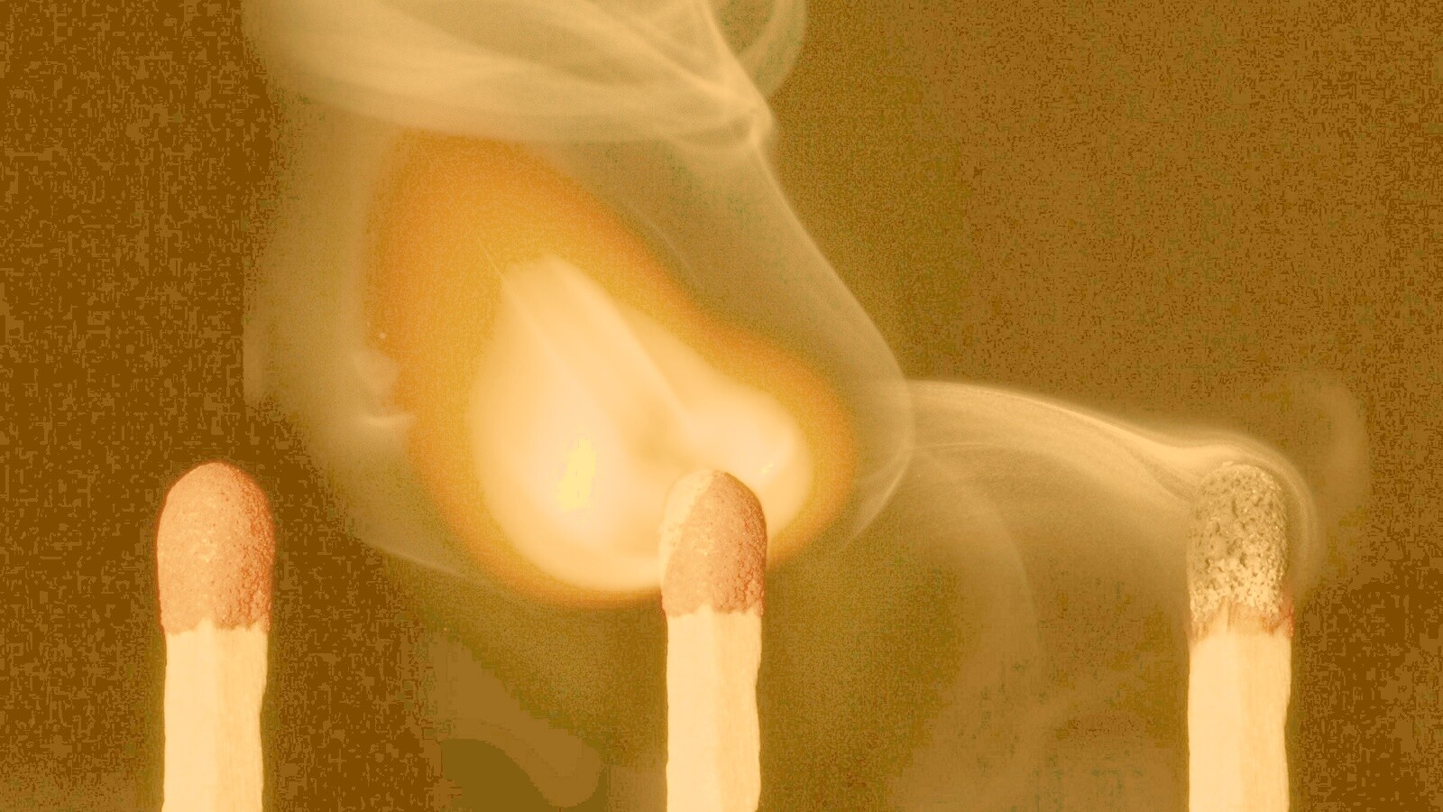 Три состояния спички обои