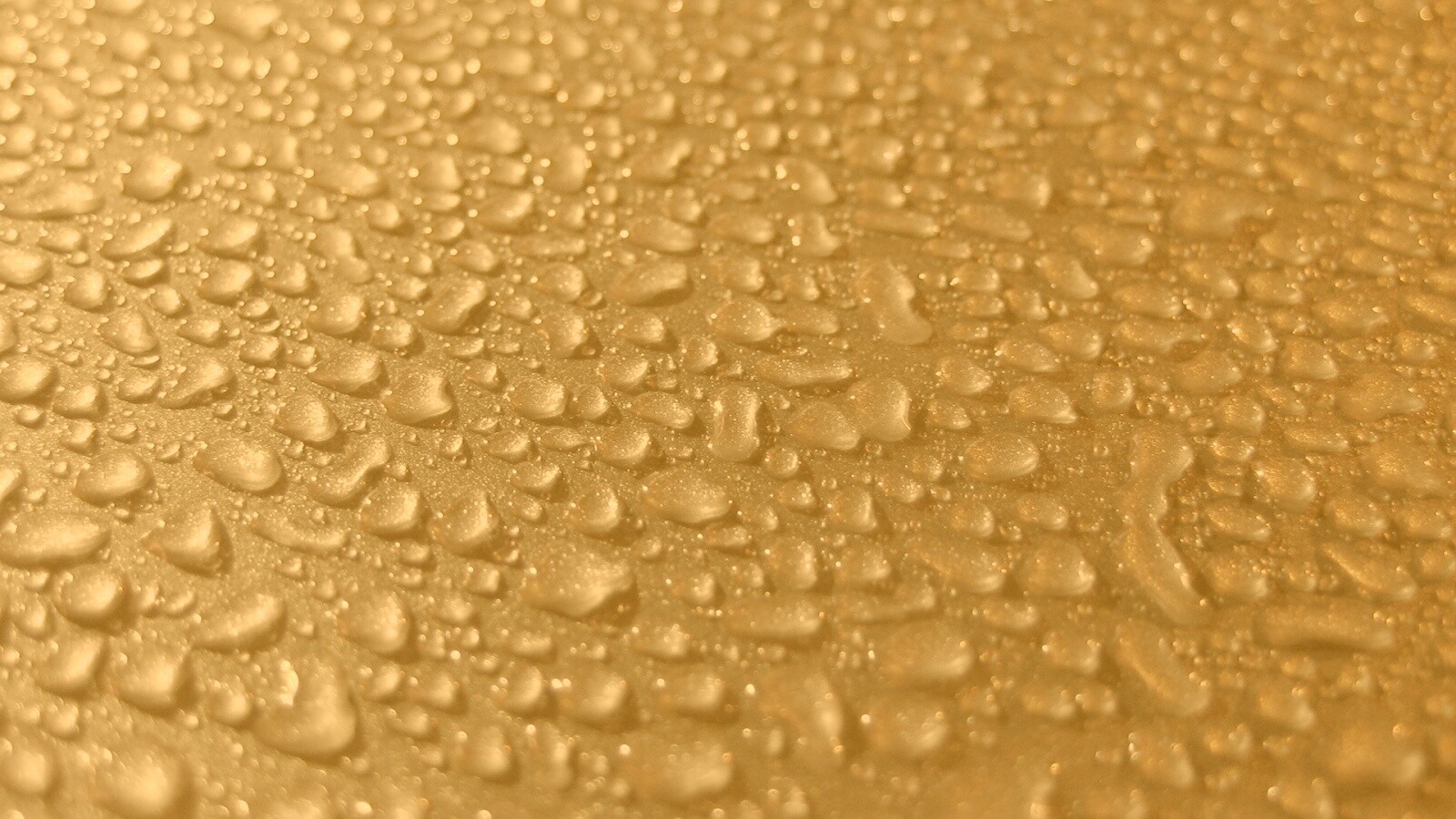 Вода собирается в капли обои