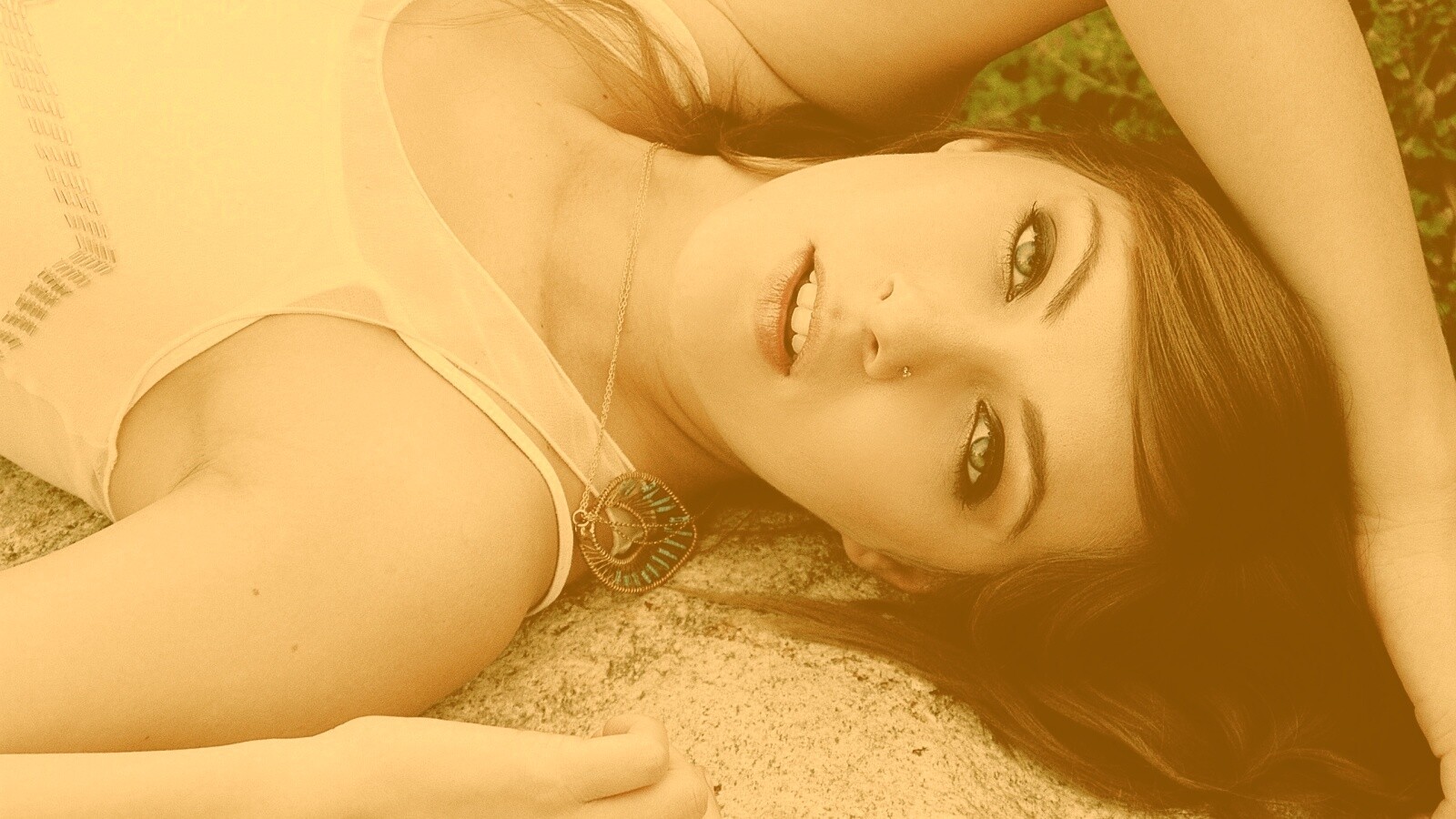 Глаза цвета моря обои