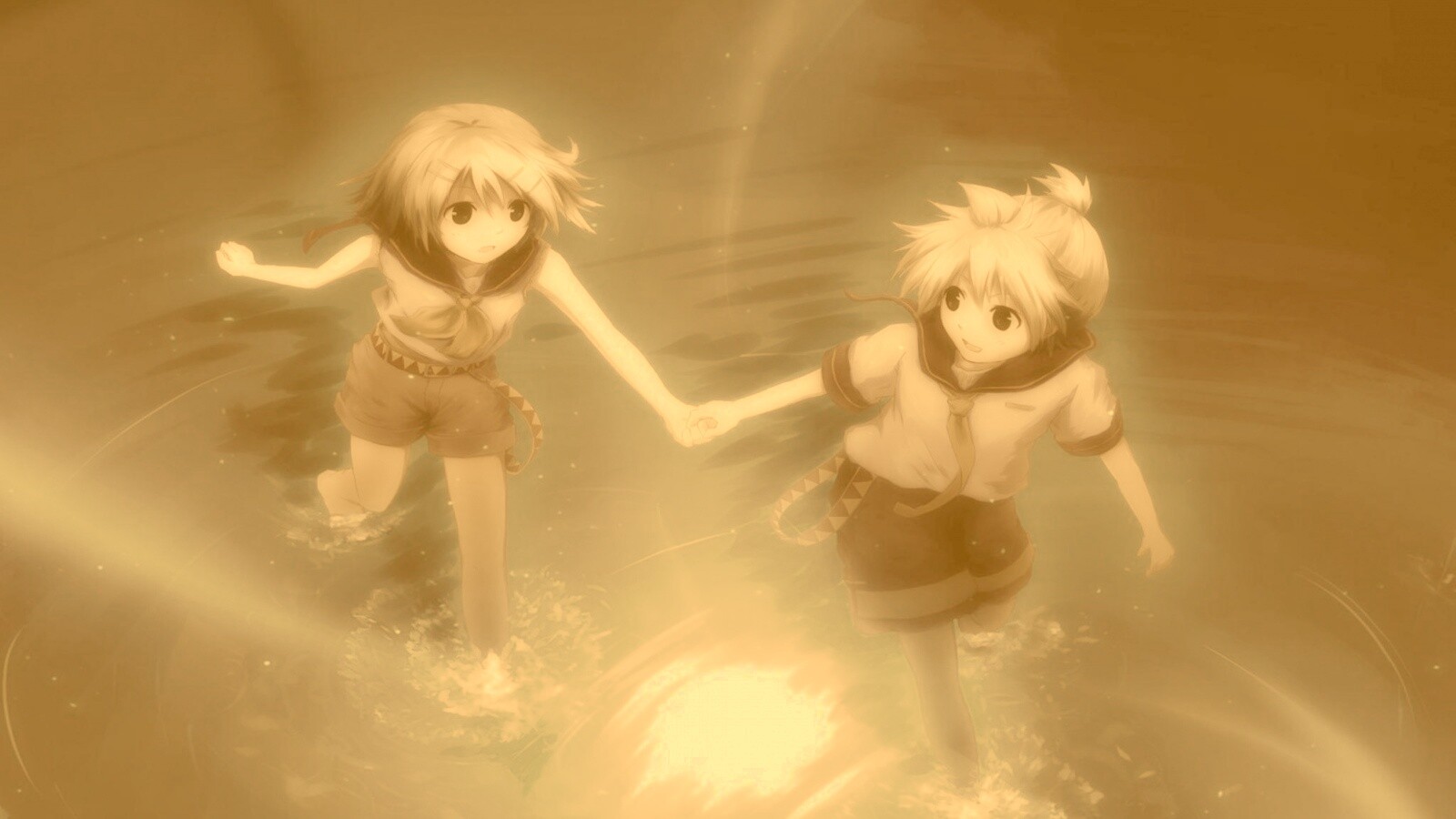 Девочки бегут по воде обои