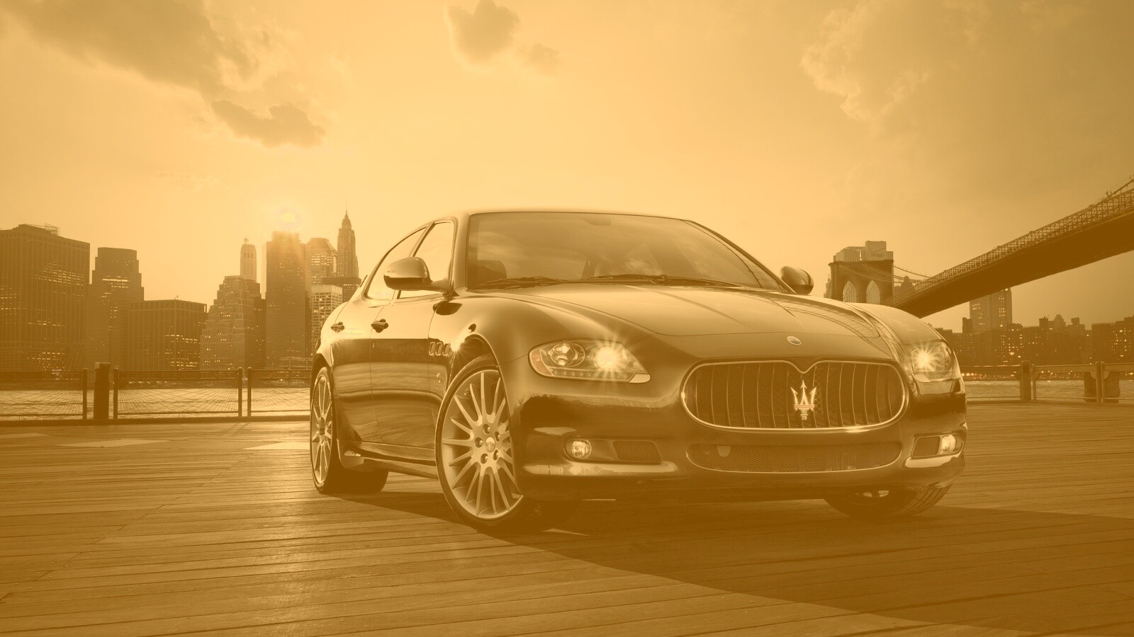 Черная мазерати на пирсе обои