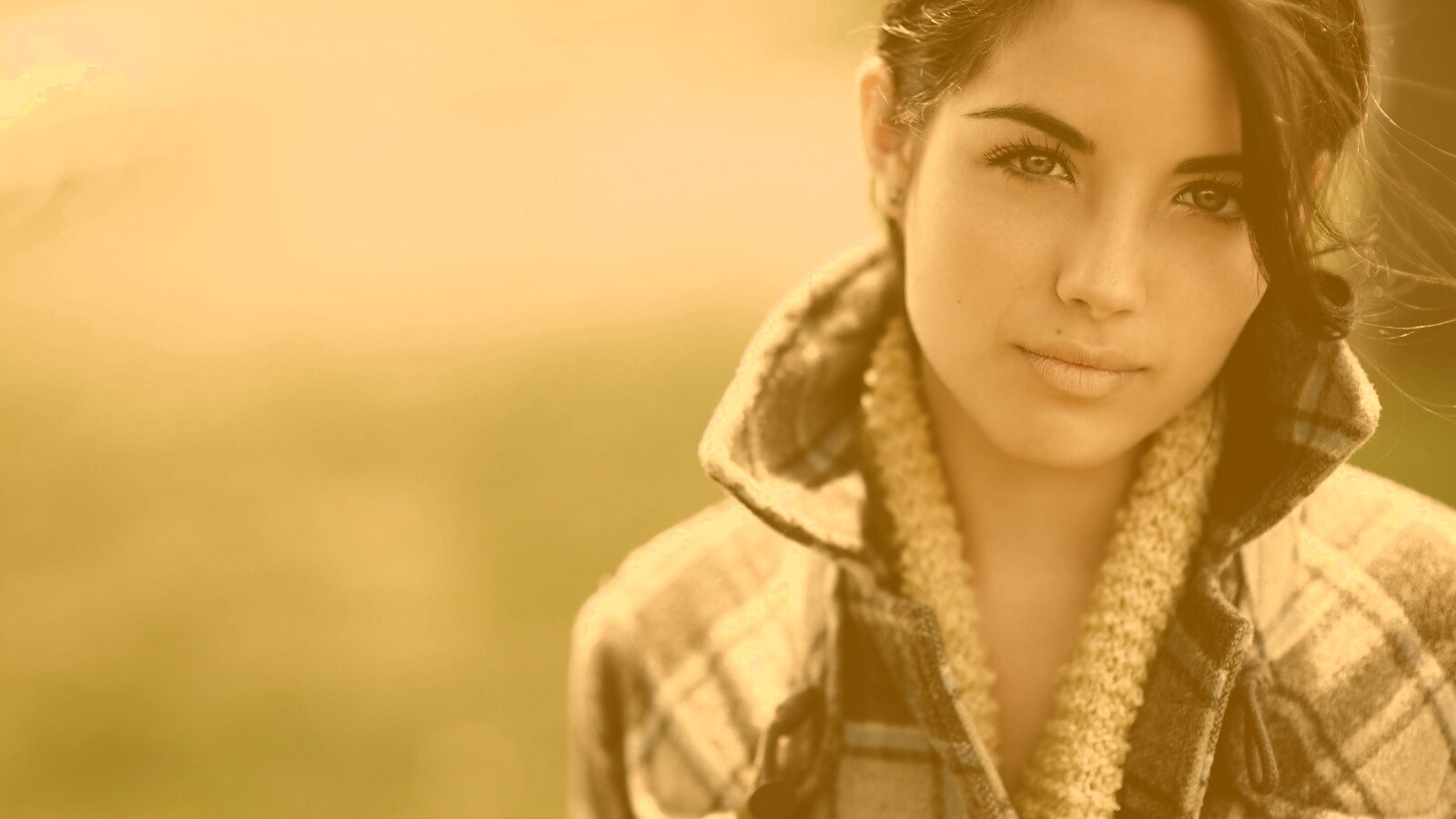 Красивая молодая девушка обои